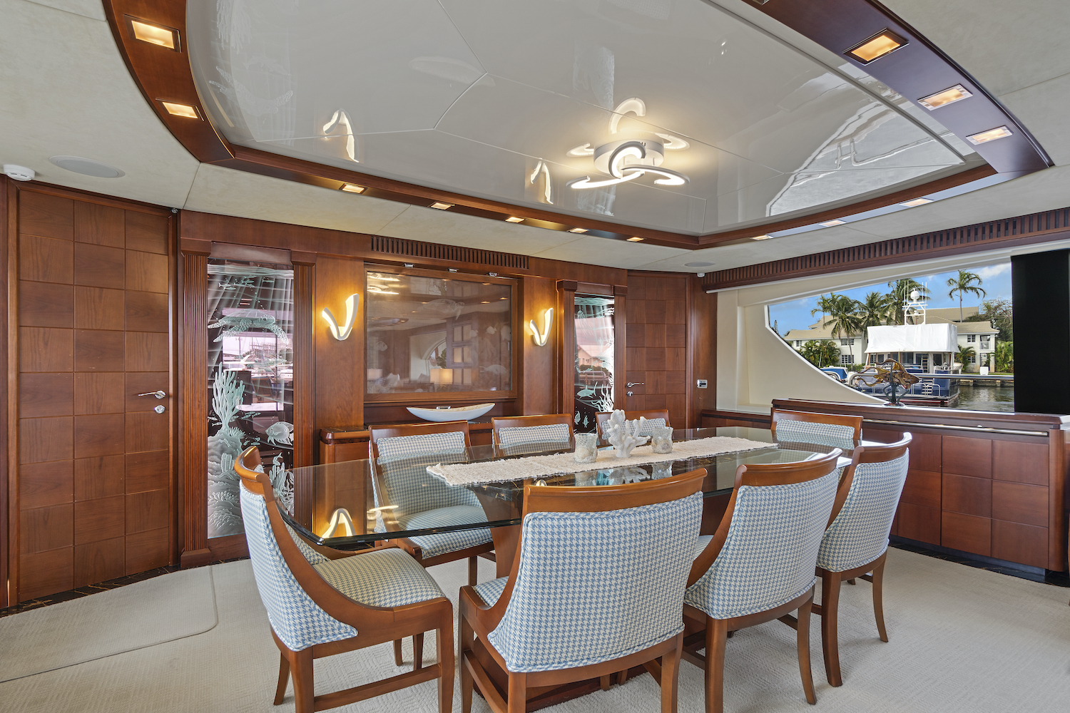 [MOTOR-YACHT-VIVERE]-7843-4.jpg