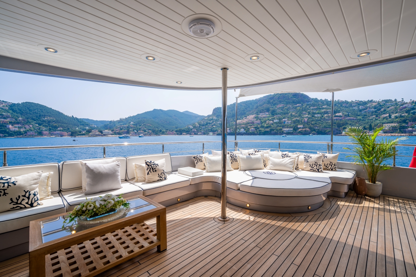 [MOTOR-YACHT-VULCAN]-7683-37.jpg