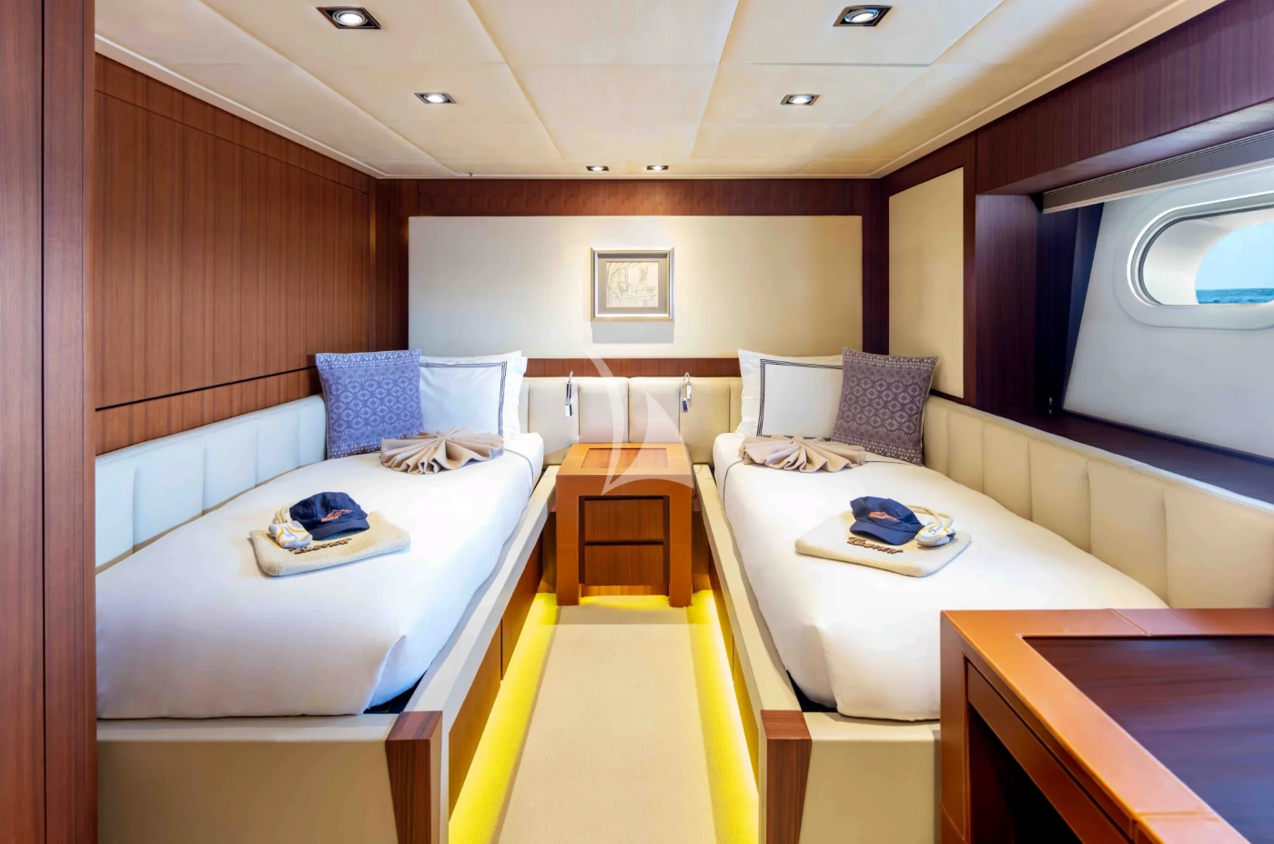 [MOTOR-YACHTTSUMAT]-7375-23.jpg