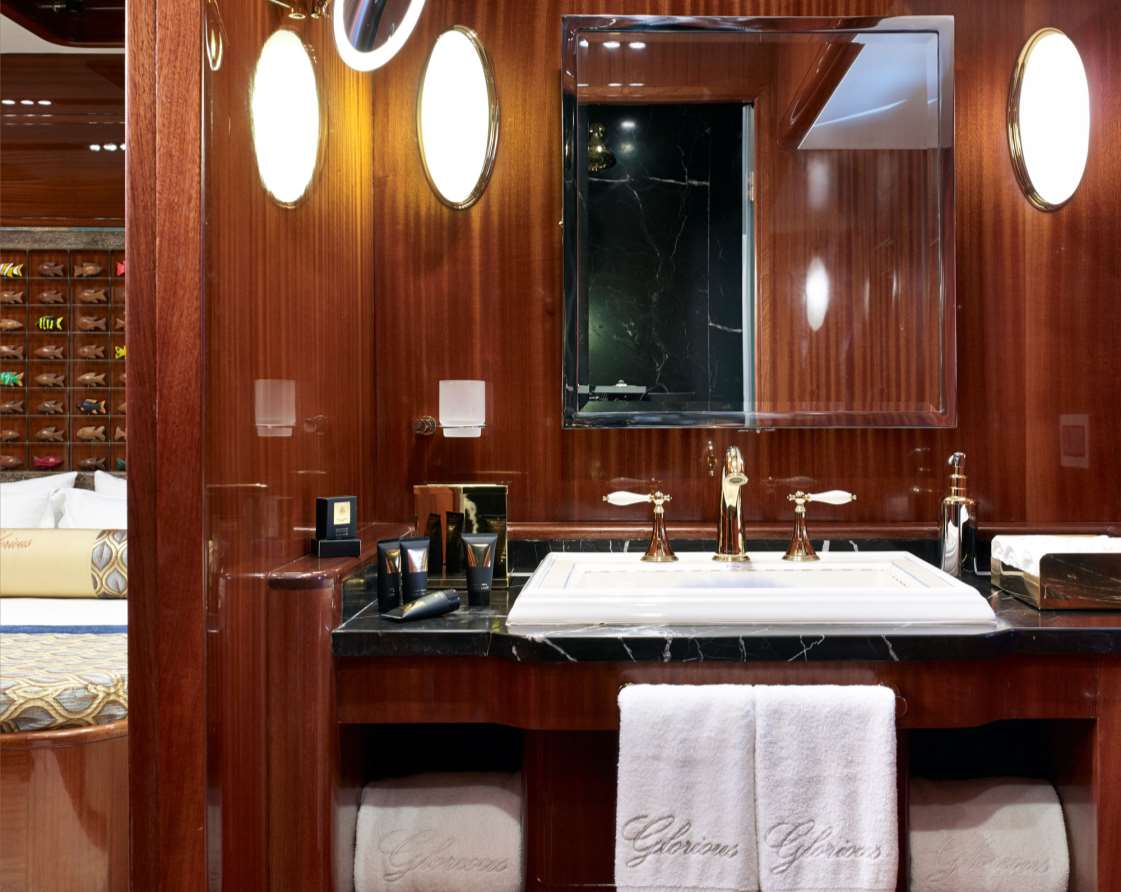 [SAILING-YACHT-GLORIOUS]-7494-4.png