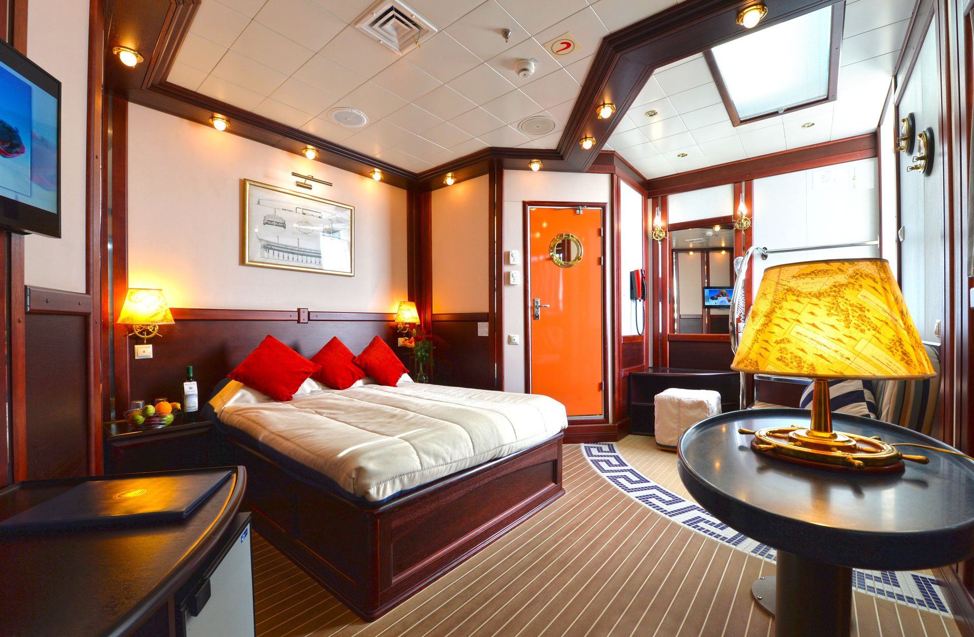 [SAILING-YACHT-RUNNING-ON-WAVES]-7351-14.jpg