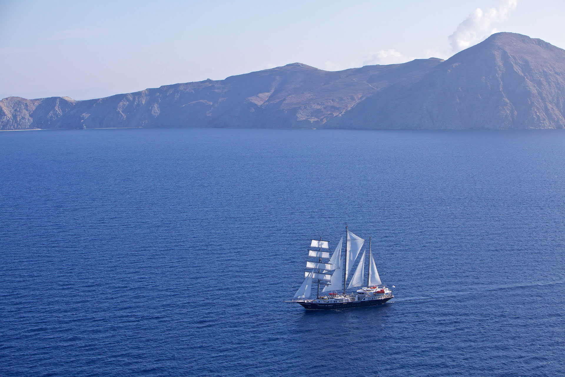 [SAILING-YACHT-RUNNING-ON-WAVES]-7351-3.jpg