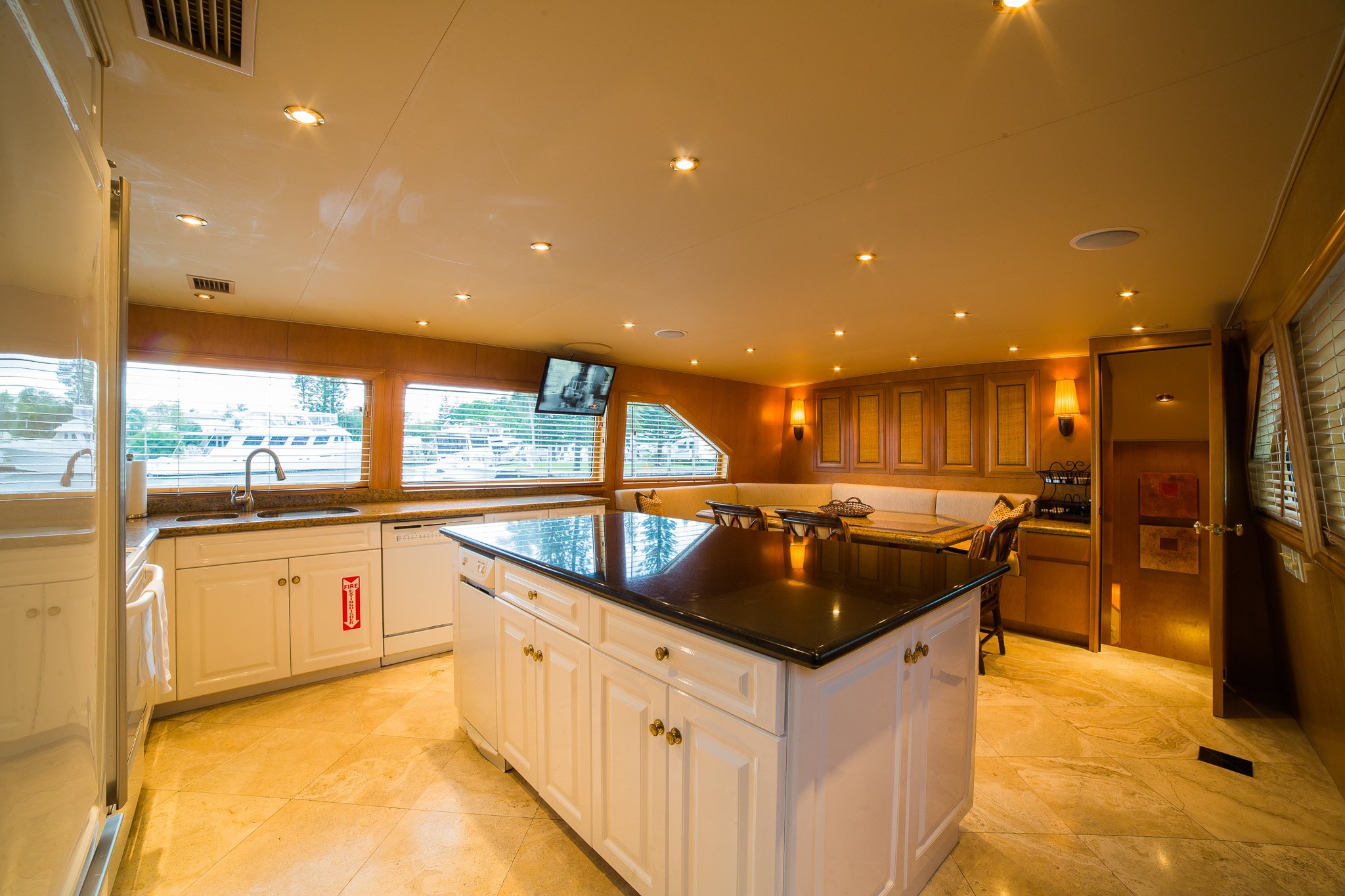 11-Broward-101-Country-Kitchen.jpg