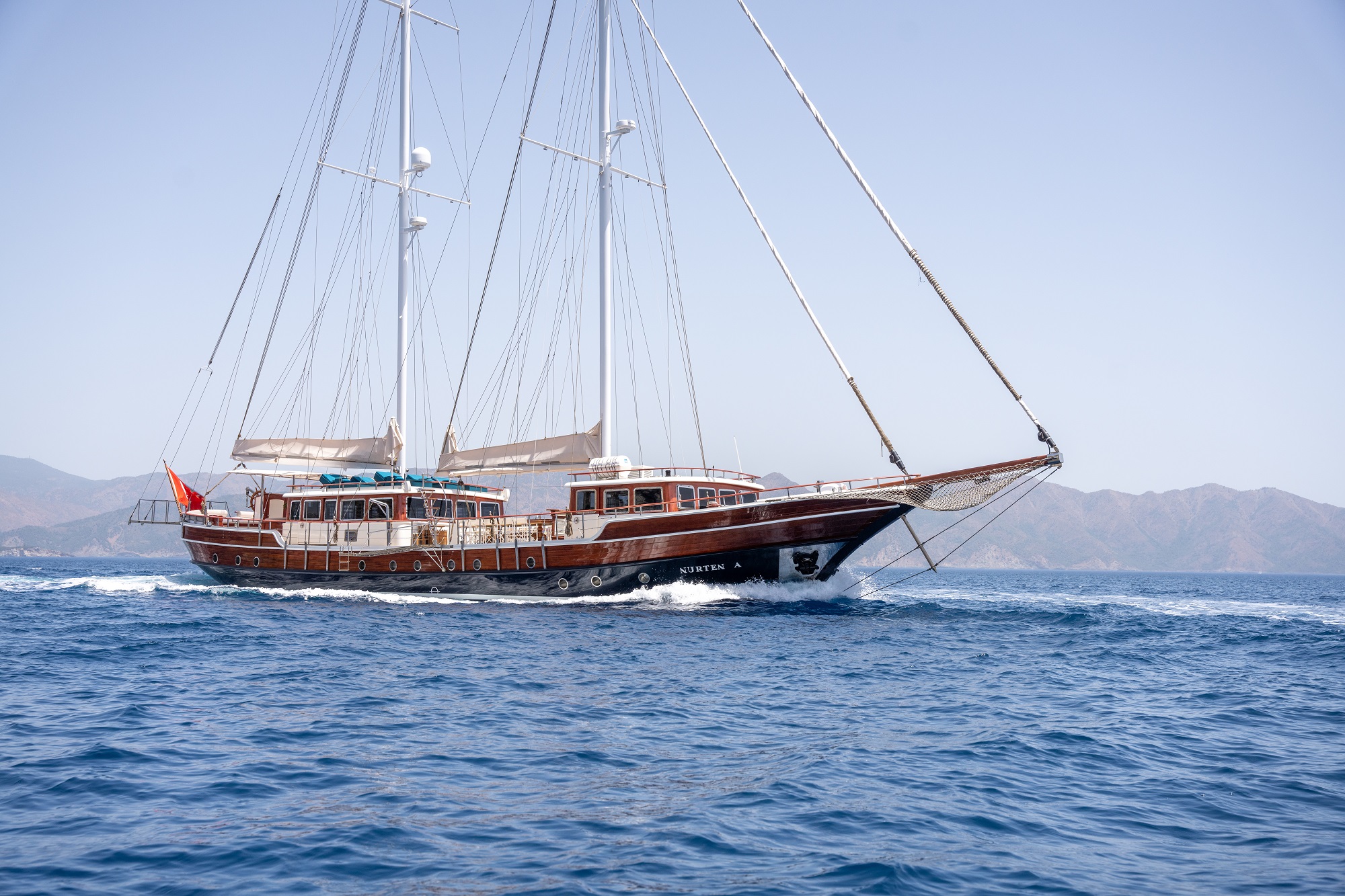 200 NURTEN A underway.jpg