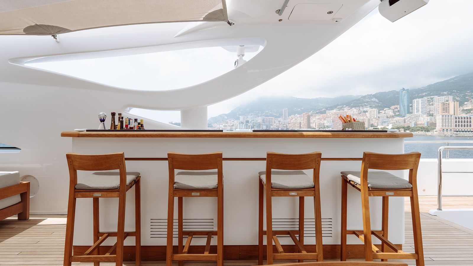 204 Bar on Sun deck.jpg