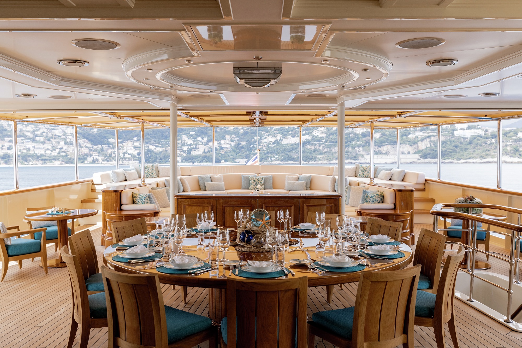 205 Deck dining.jpg