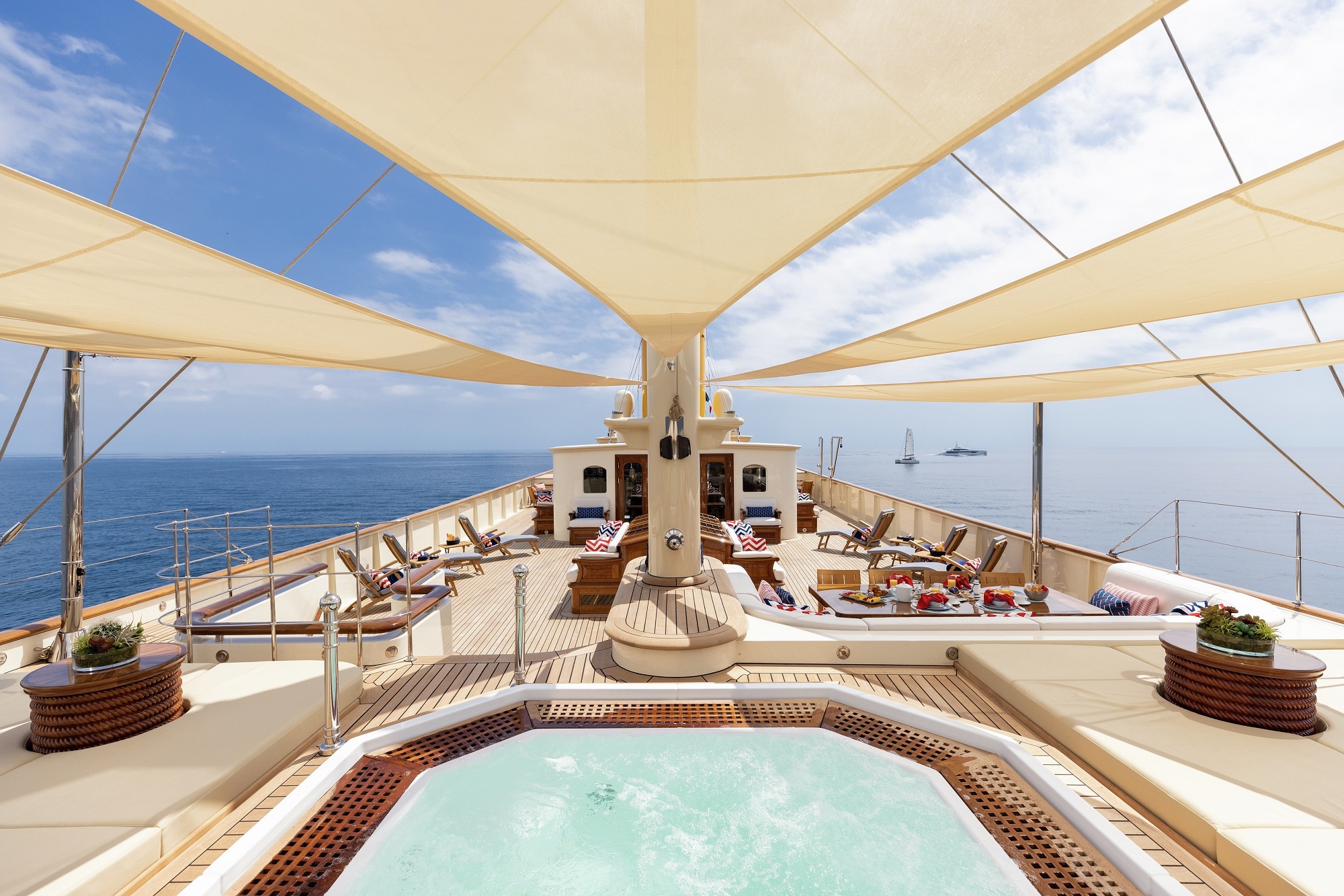 207 Sun deck.jpg