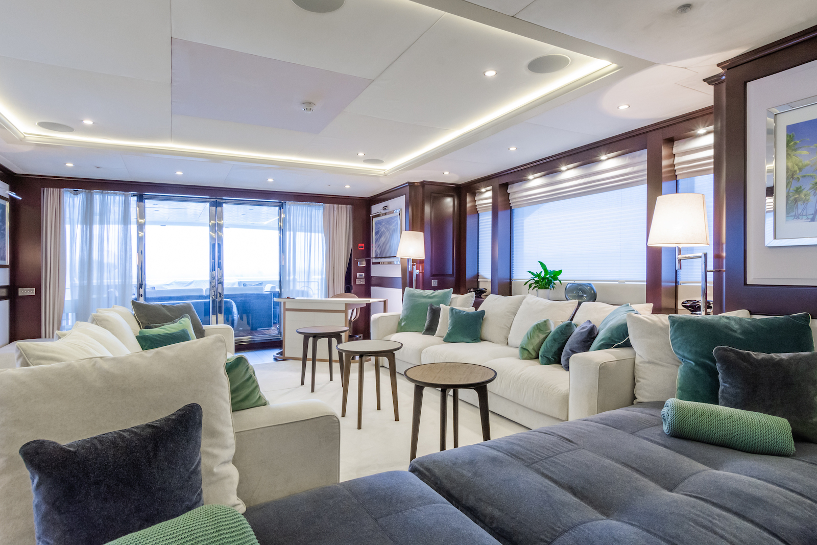 3.4 Main salon view aft.jpg