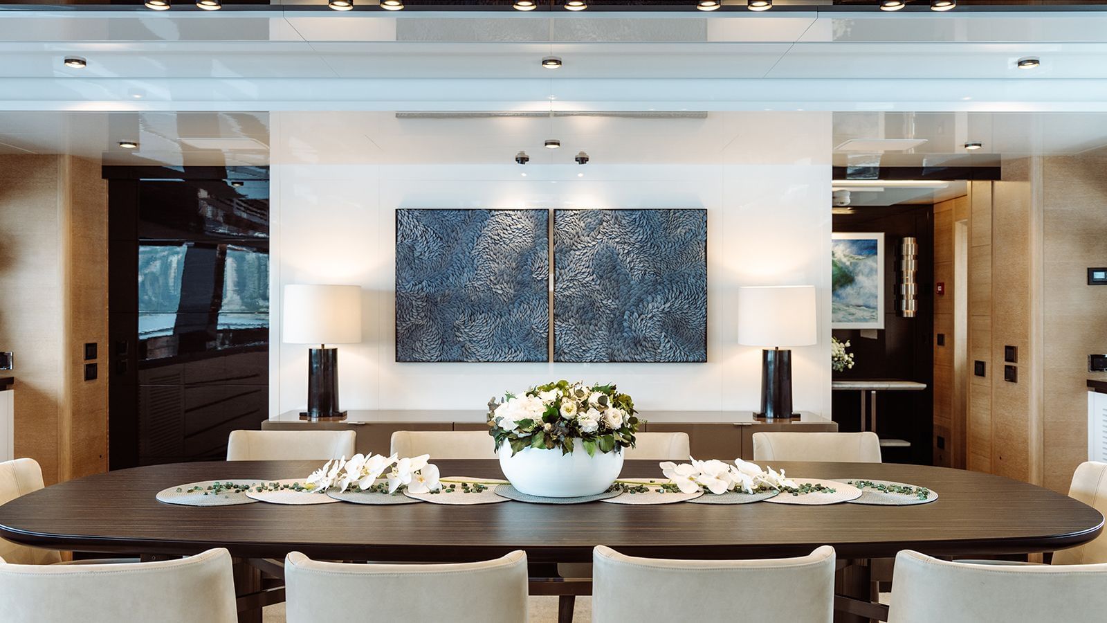 302 Formal dining on Main deck.jpg