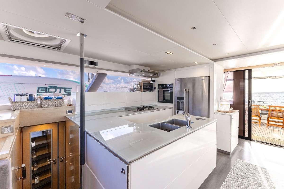 302 Integrated galley.jpg