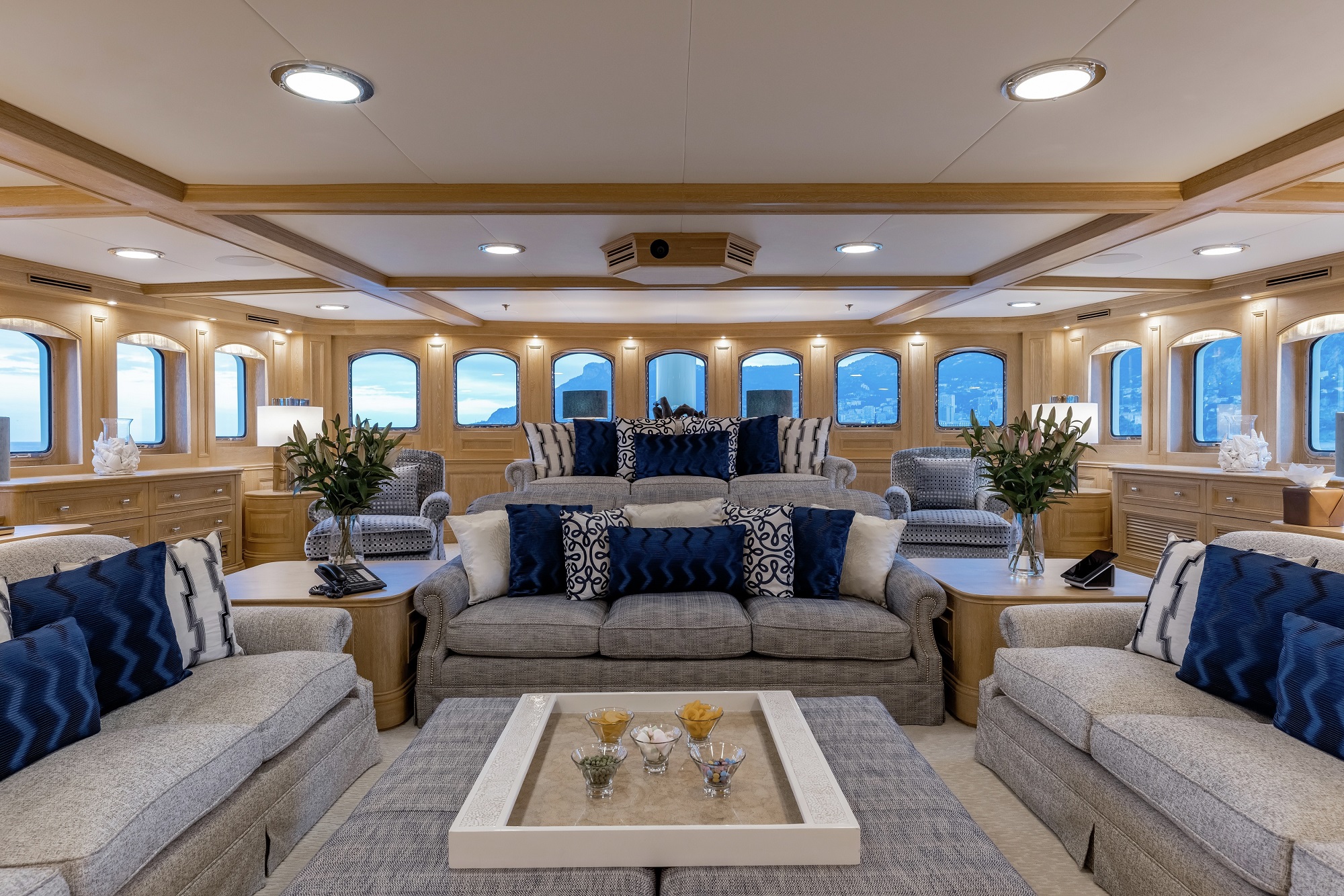 304 Interior lounge.jpg
