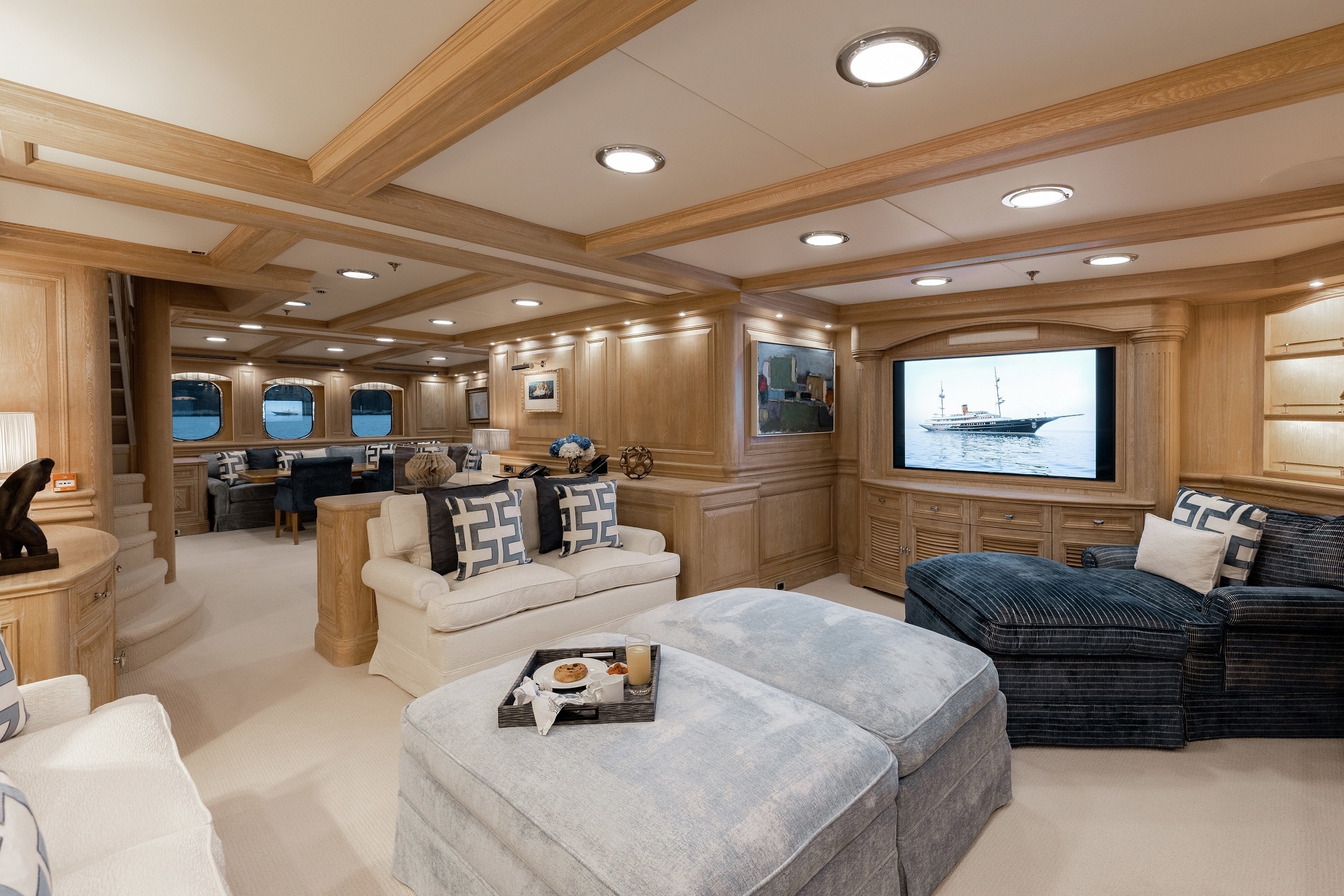 310 Interior lounge.jpg