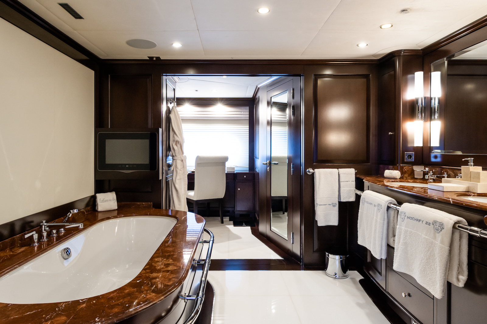 4.4 Master bathroom.jpg
