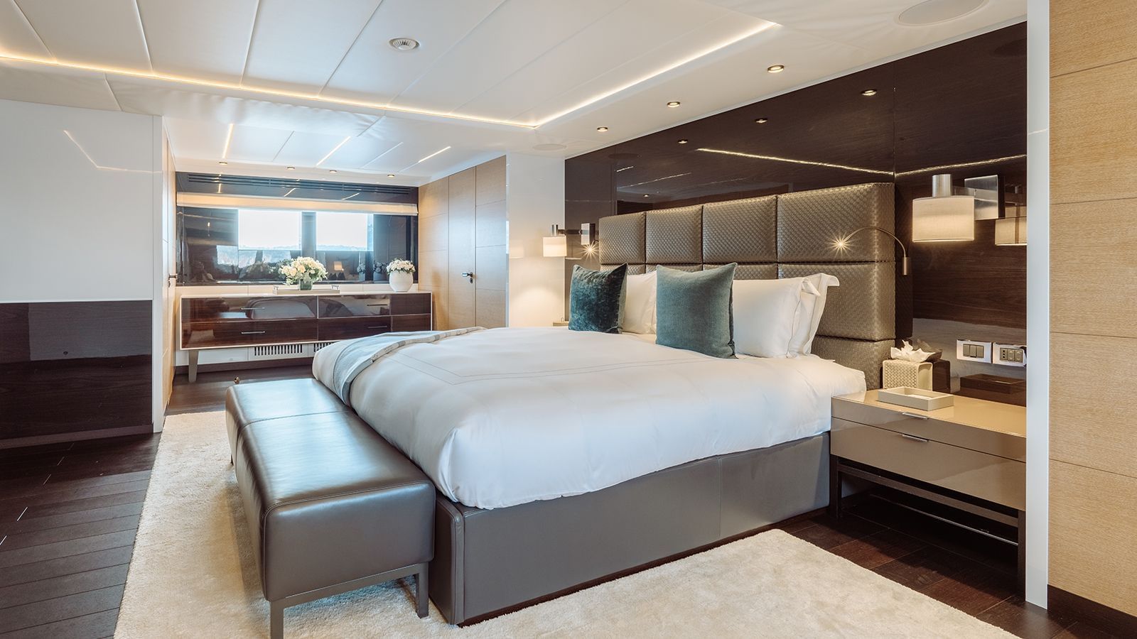 402 Master suite alternative view.jpg
