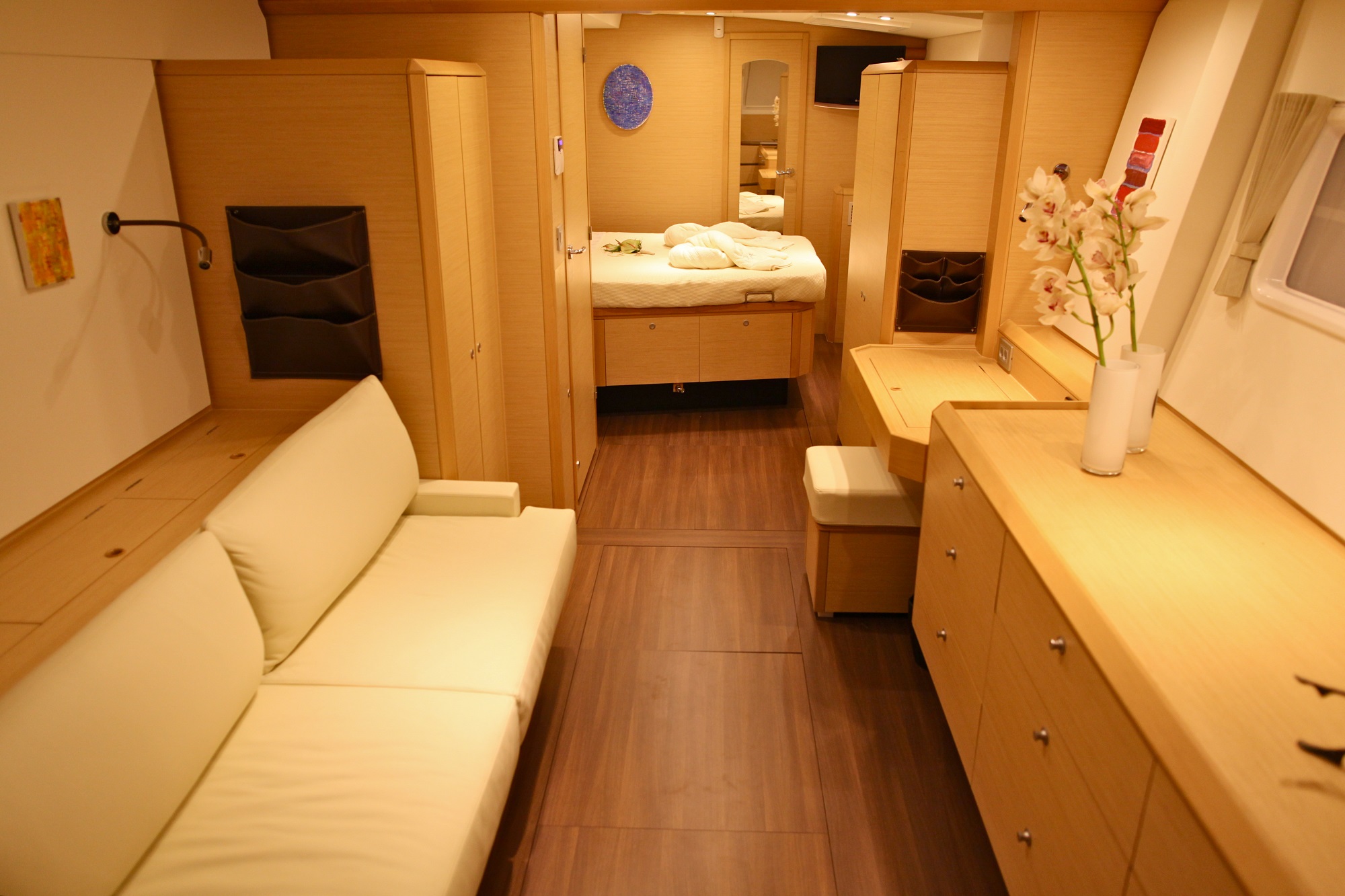 403 Master cabin.jpg