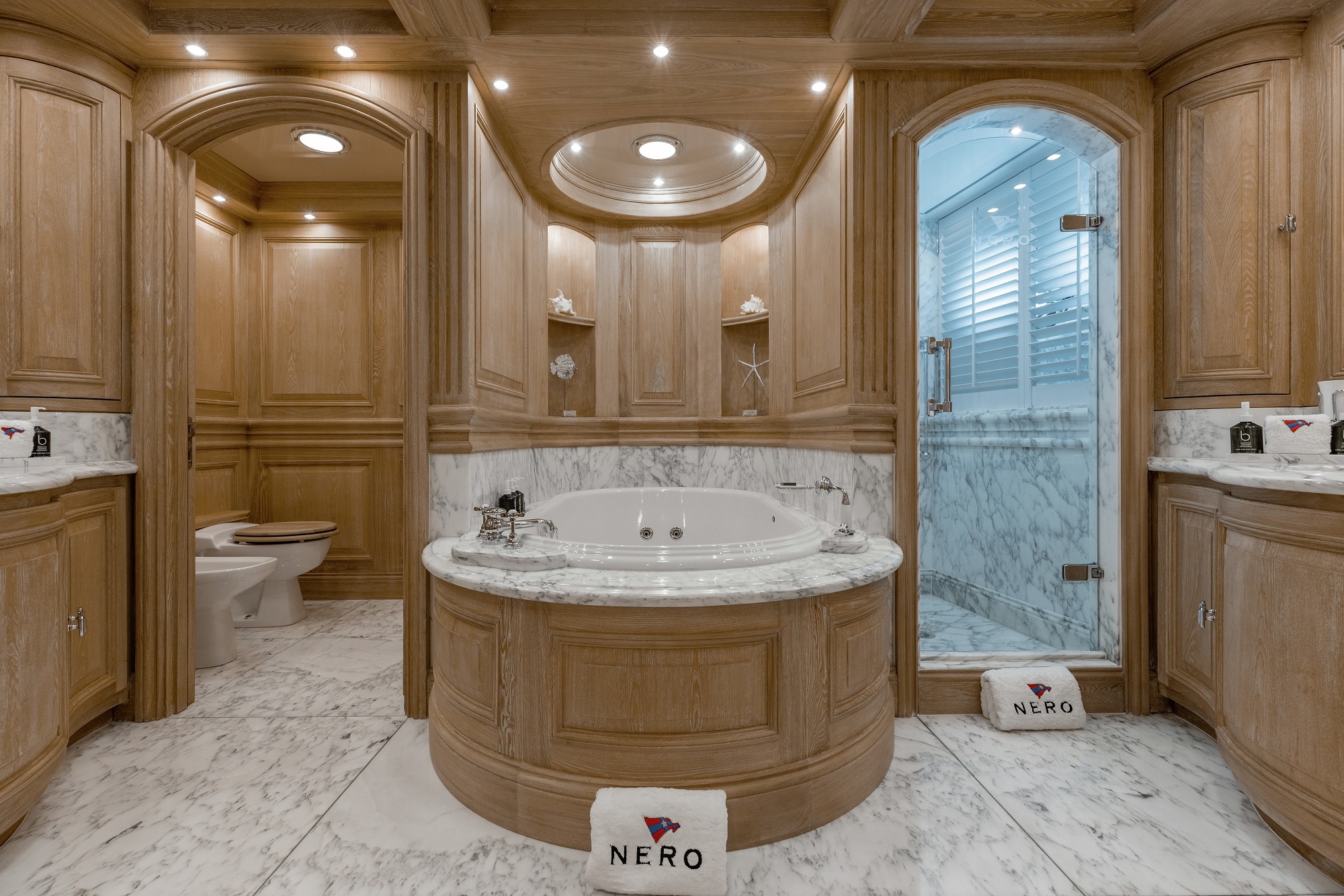 405 Guest ensuite.jpg