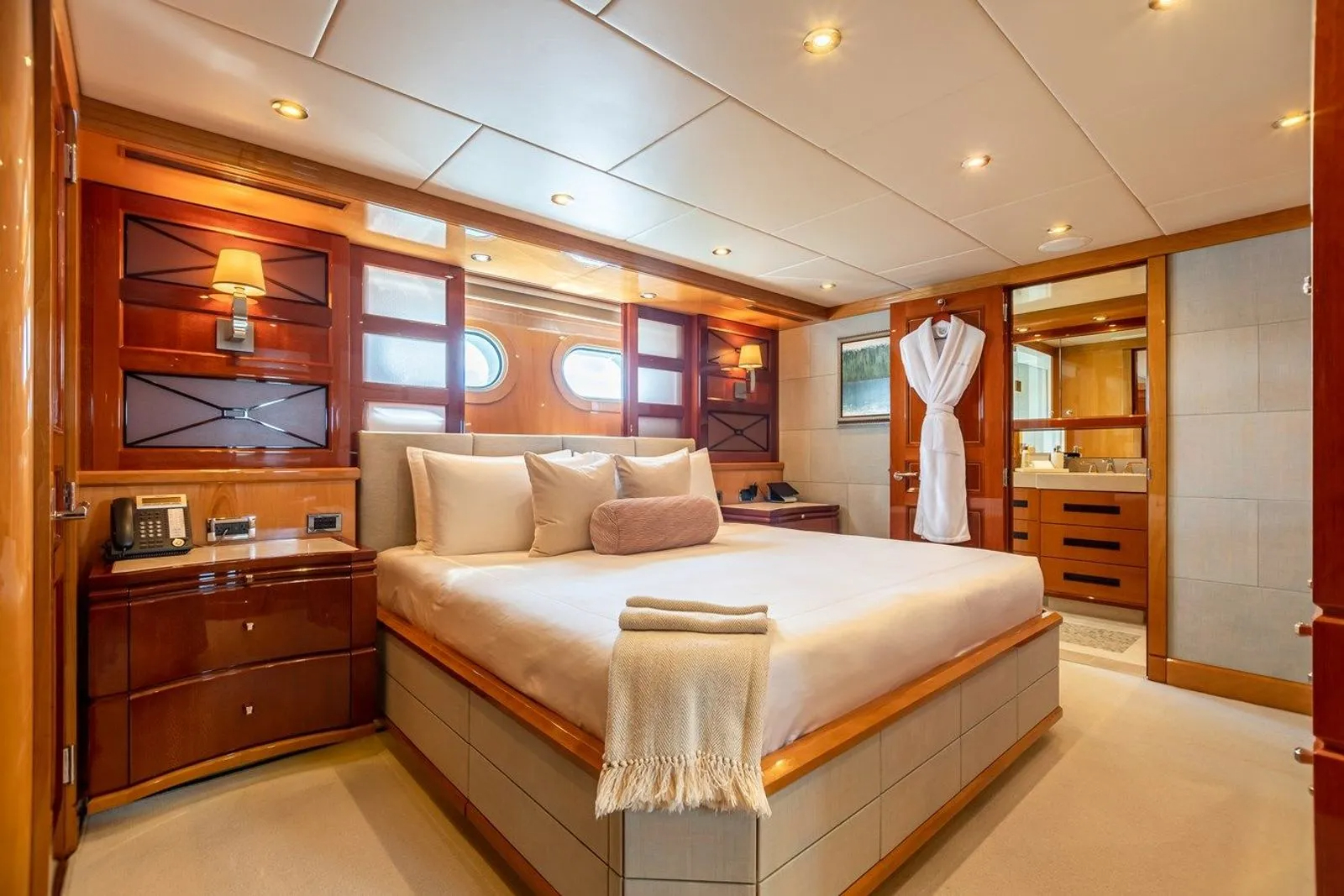 406 Guest suite.jpg