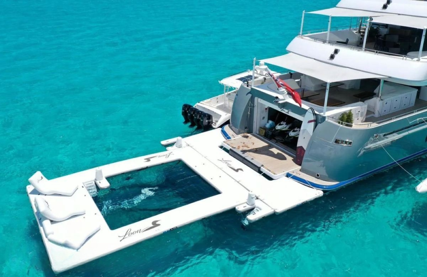Aft Deck With Relaxation Area .jpg
