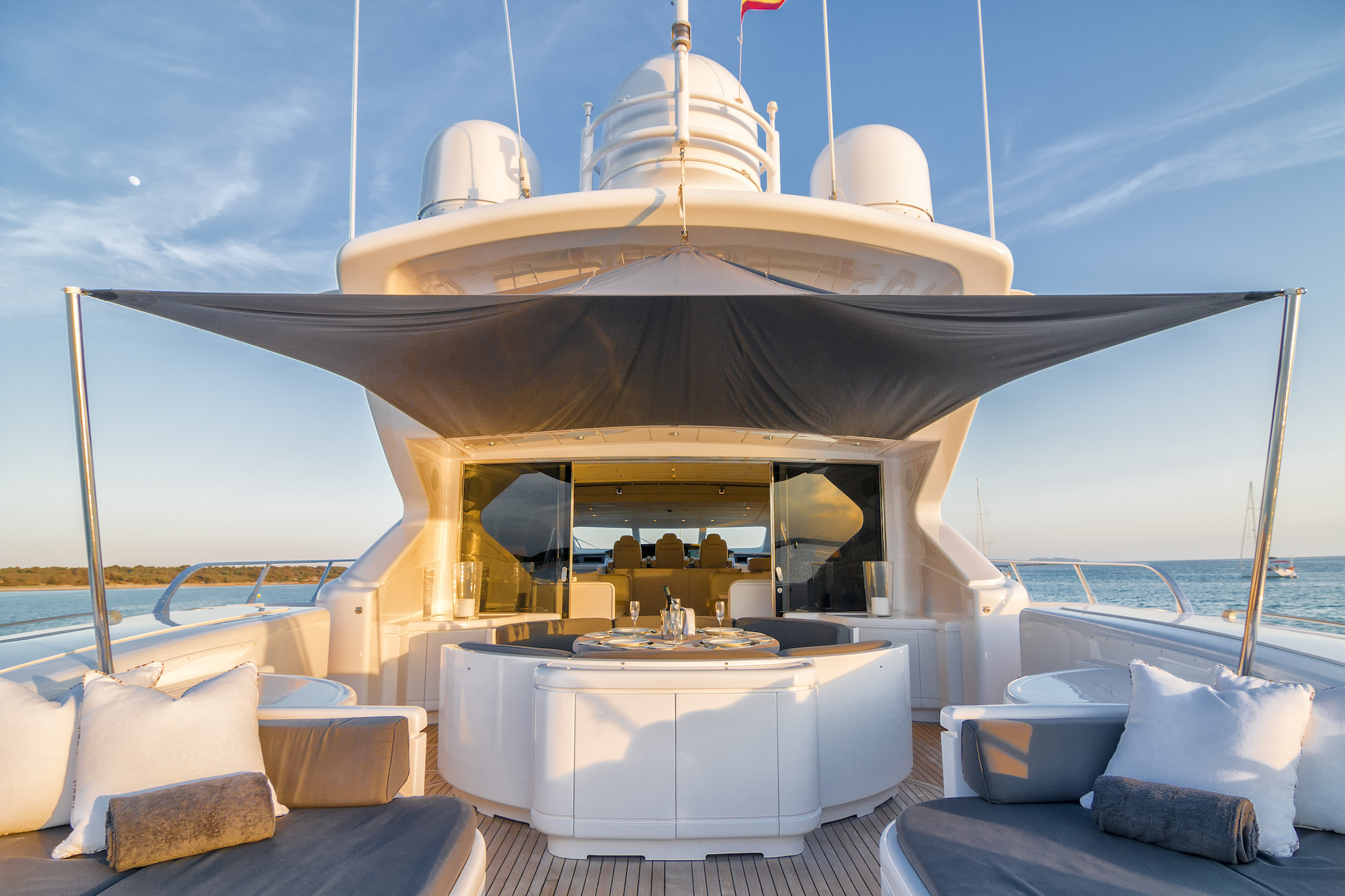 Aft deck looking into salon.jpg
