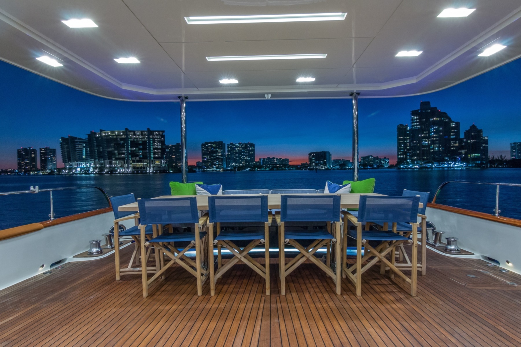 Aft deck with alfresco dining.jpg