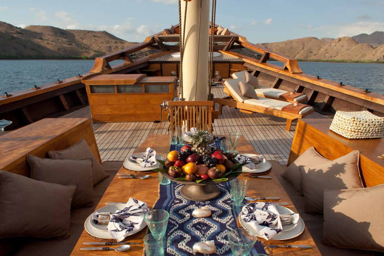 Alfresco dining out on the deck.jpg