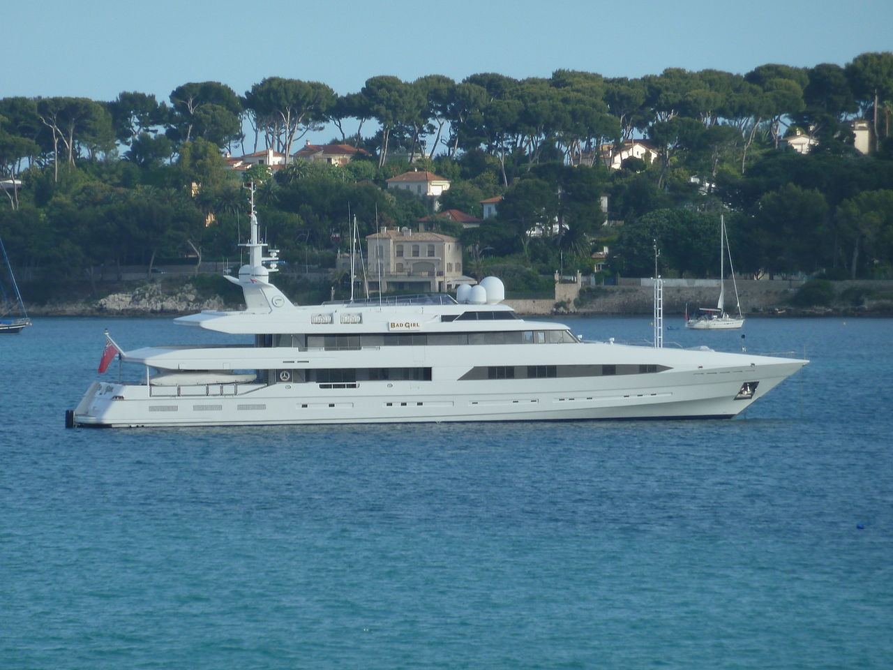 BAD GIRL in Cap d'Antibes.jpg