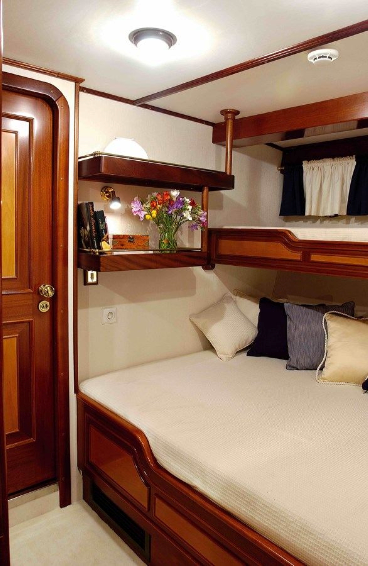 Cabin With Double Bed 3.jpg