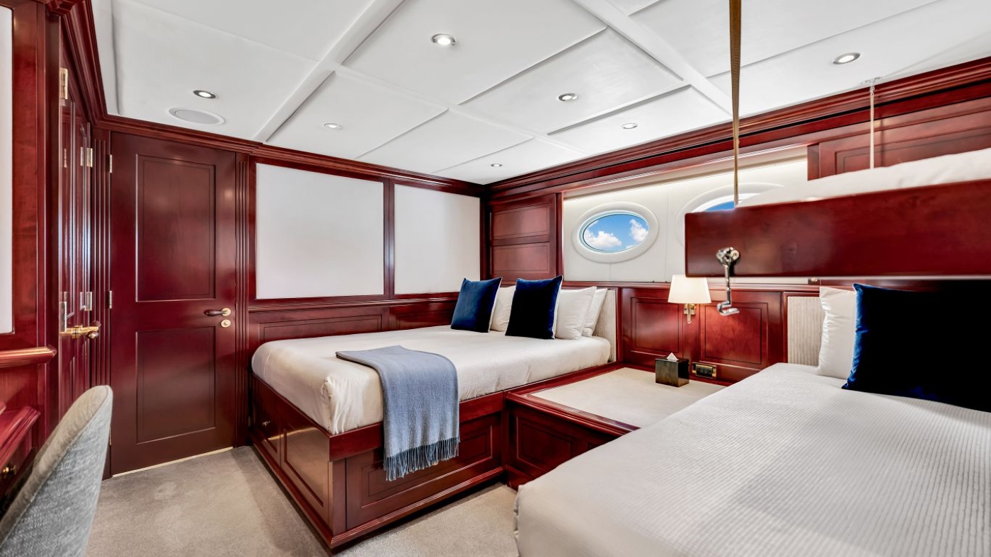 Cabin with double bed 02.jpg