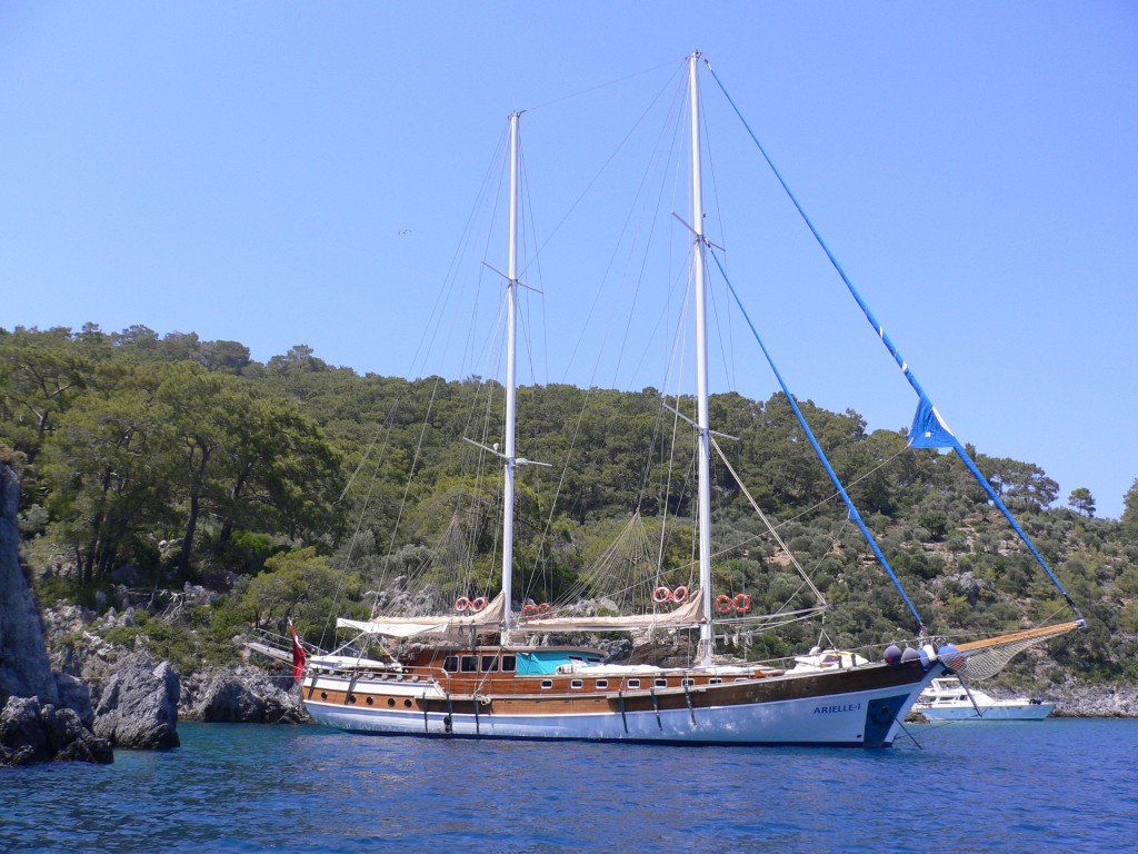 EXTERIOR.jpg