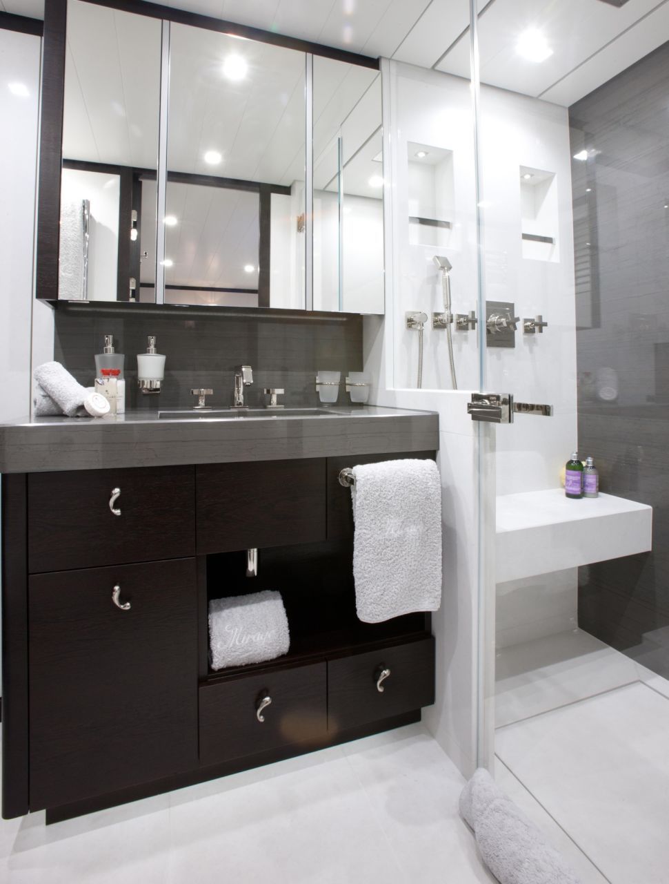 Ensuite  00004.jpg
