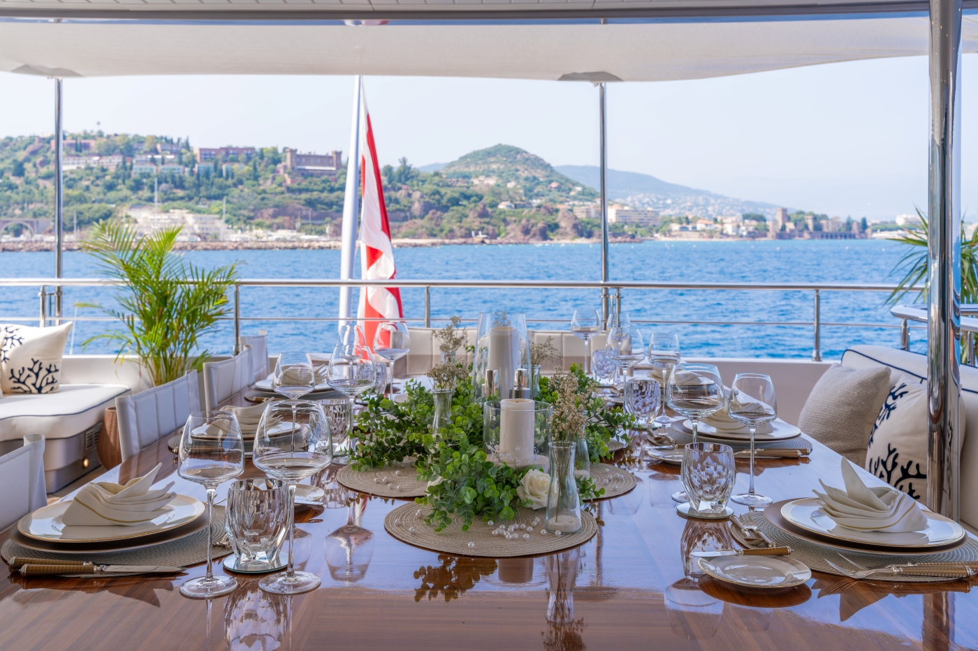 Exterior Dining Area 012.jpg