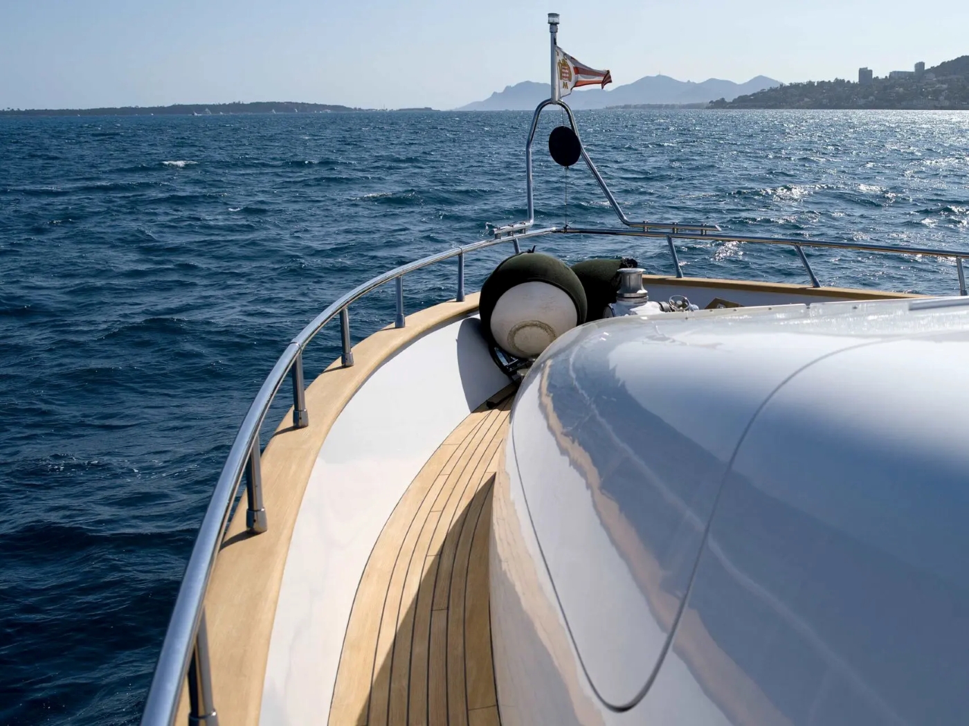 Foredeck 01.jpg