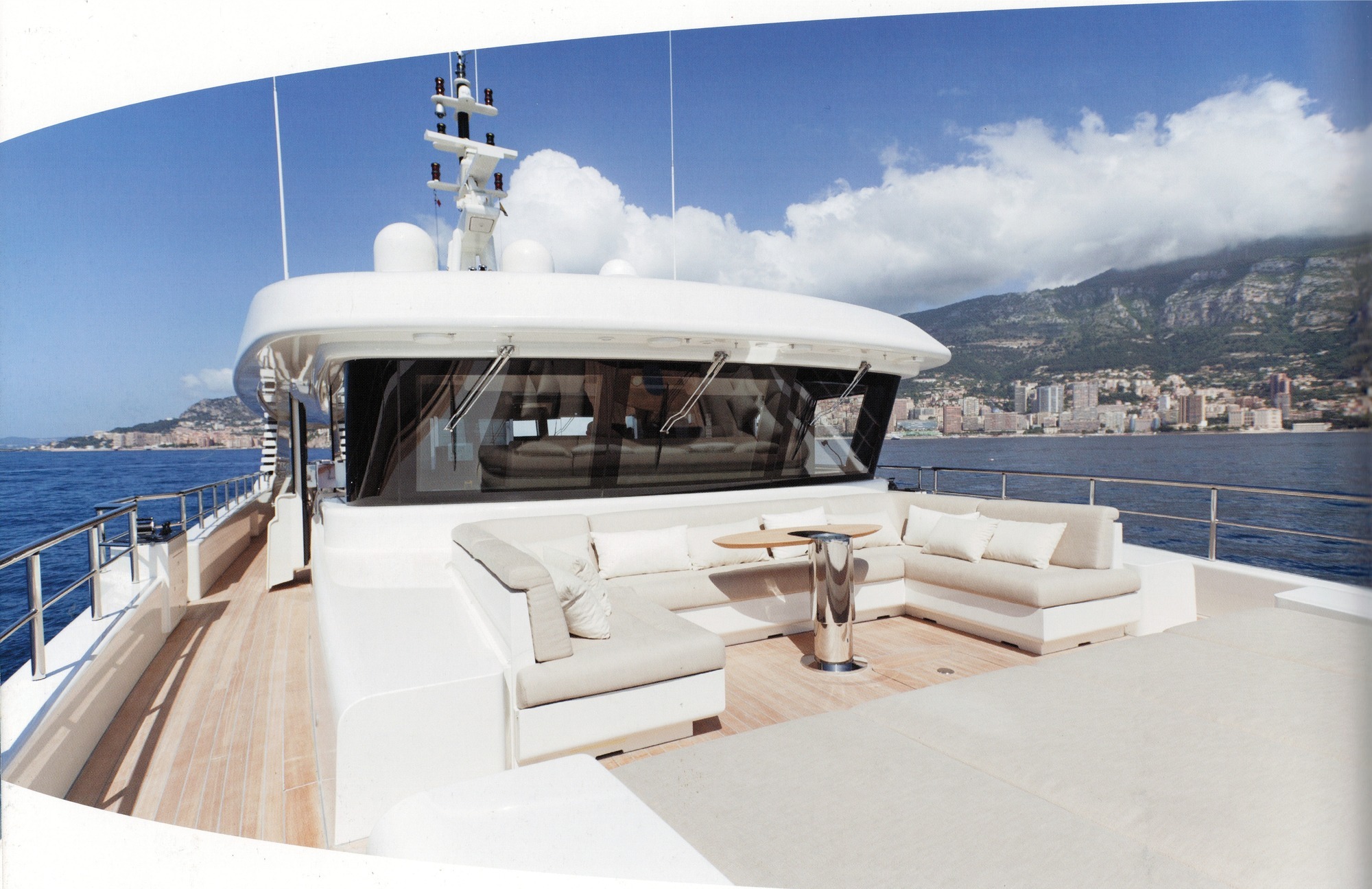 Foredeck seating.jpg