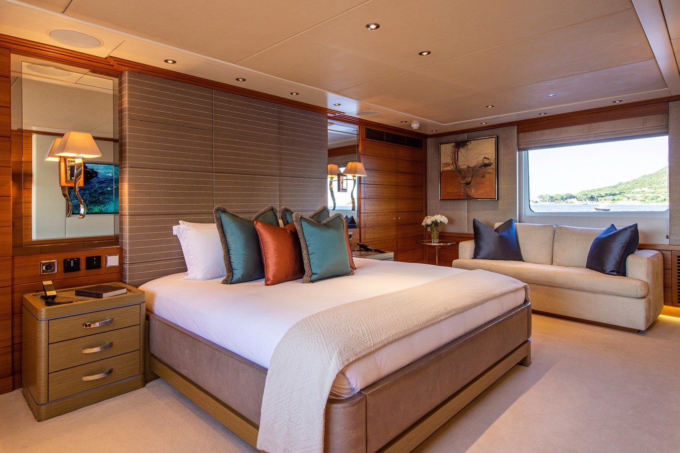 Full beam Master cabin.jpg