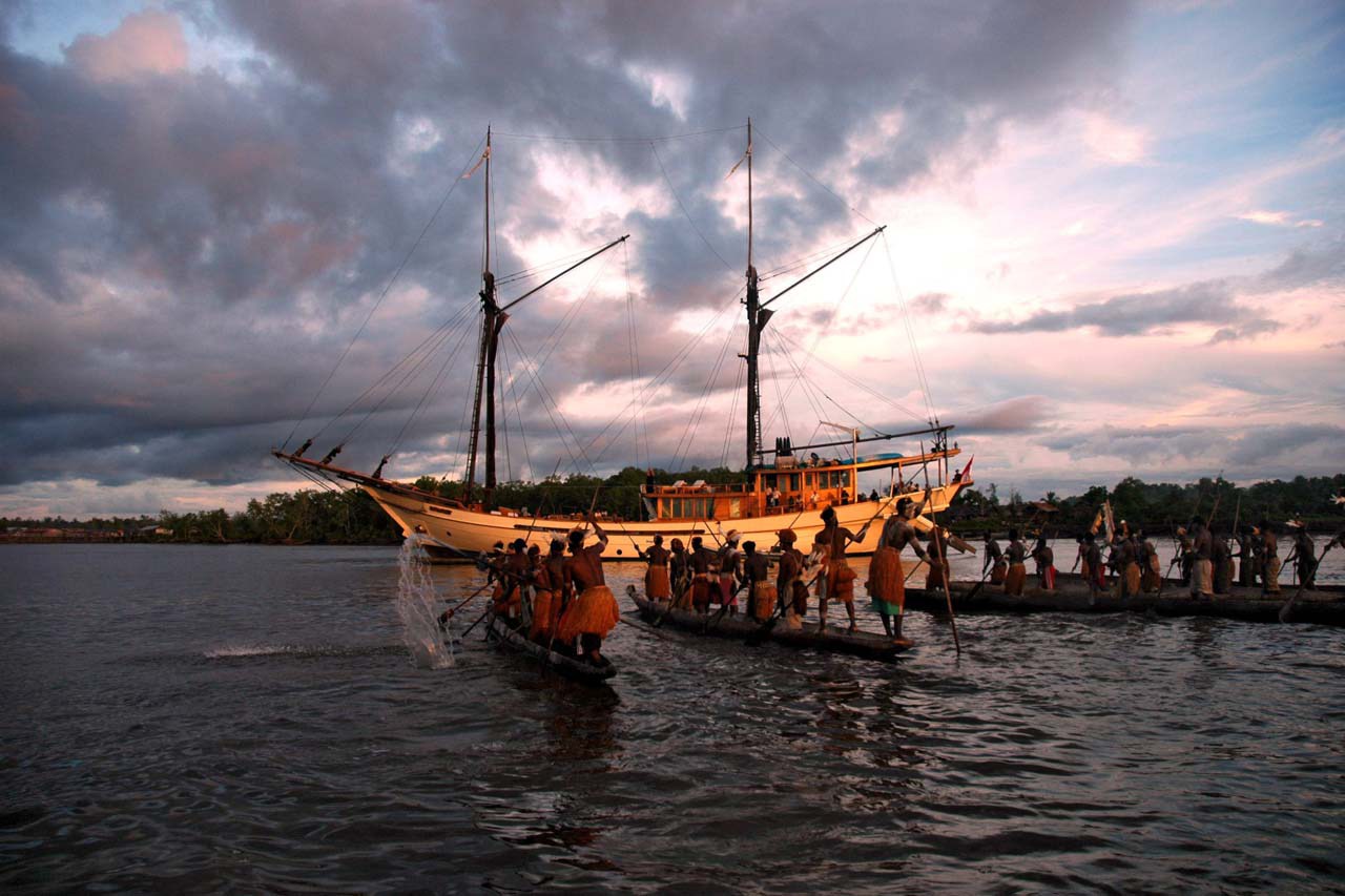 Great Experience Chartering SI DATU BUA In The Spice Islands.jpg