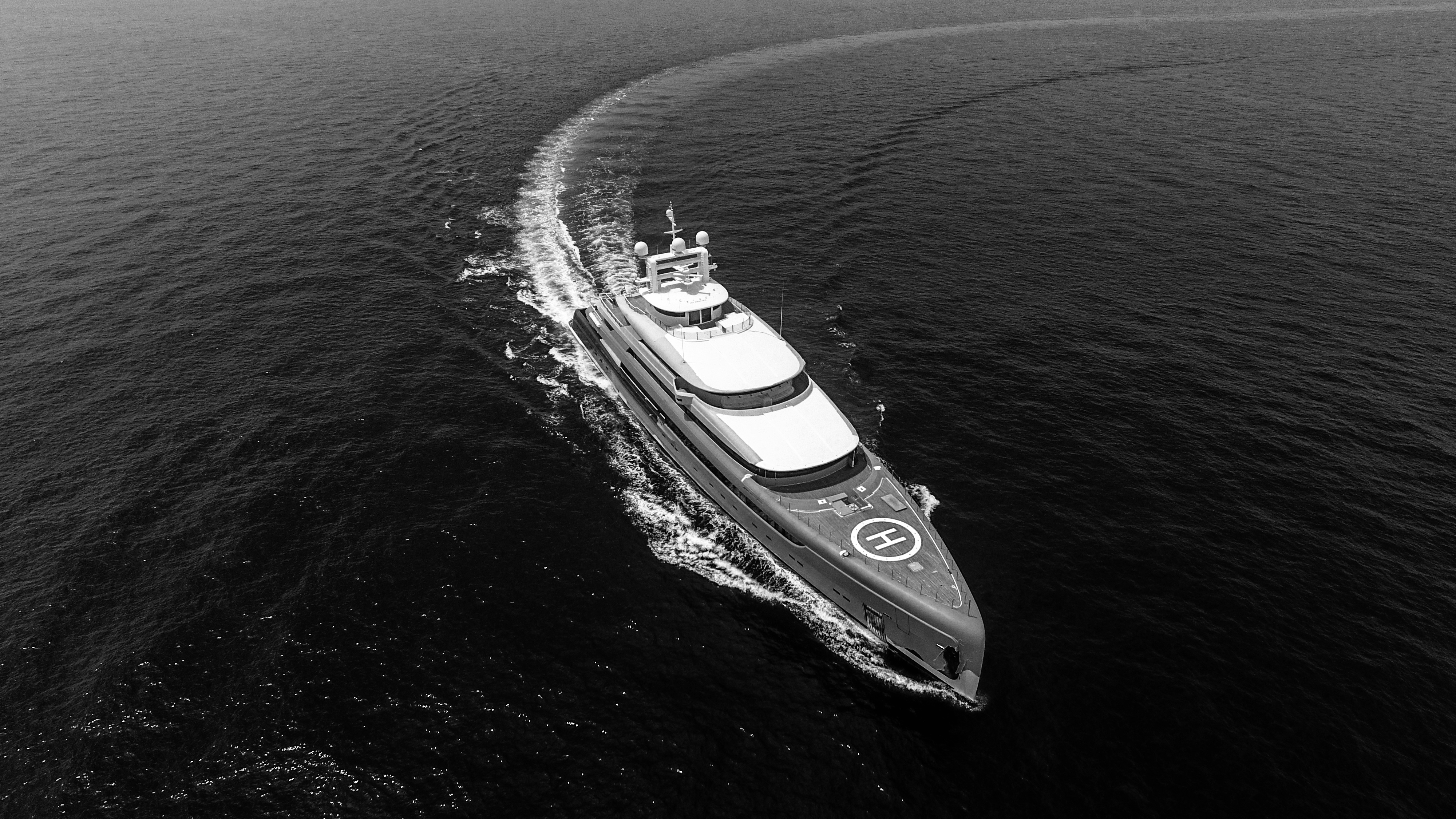 Illusion Plus - sea trials - Pride Mega Yachts .jpg
