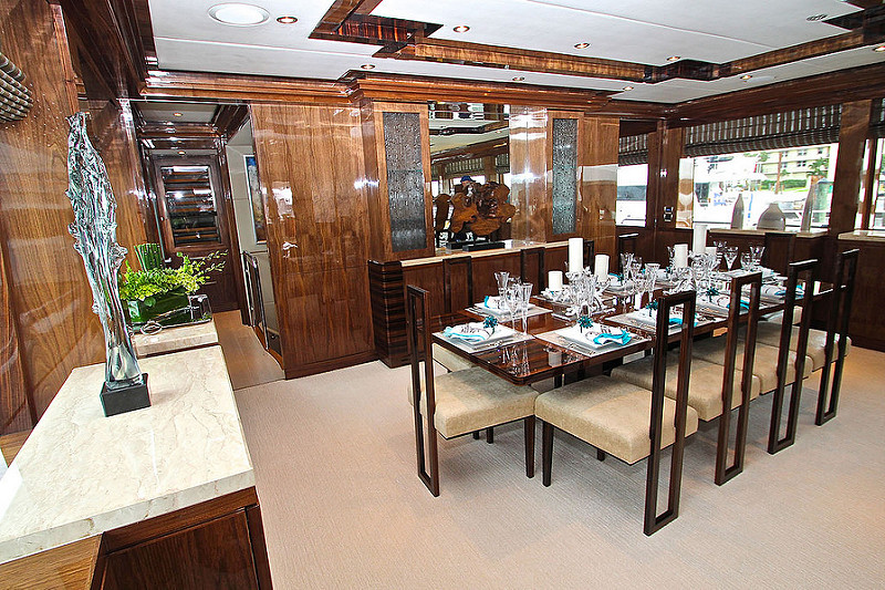 Indoor dining .jpg