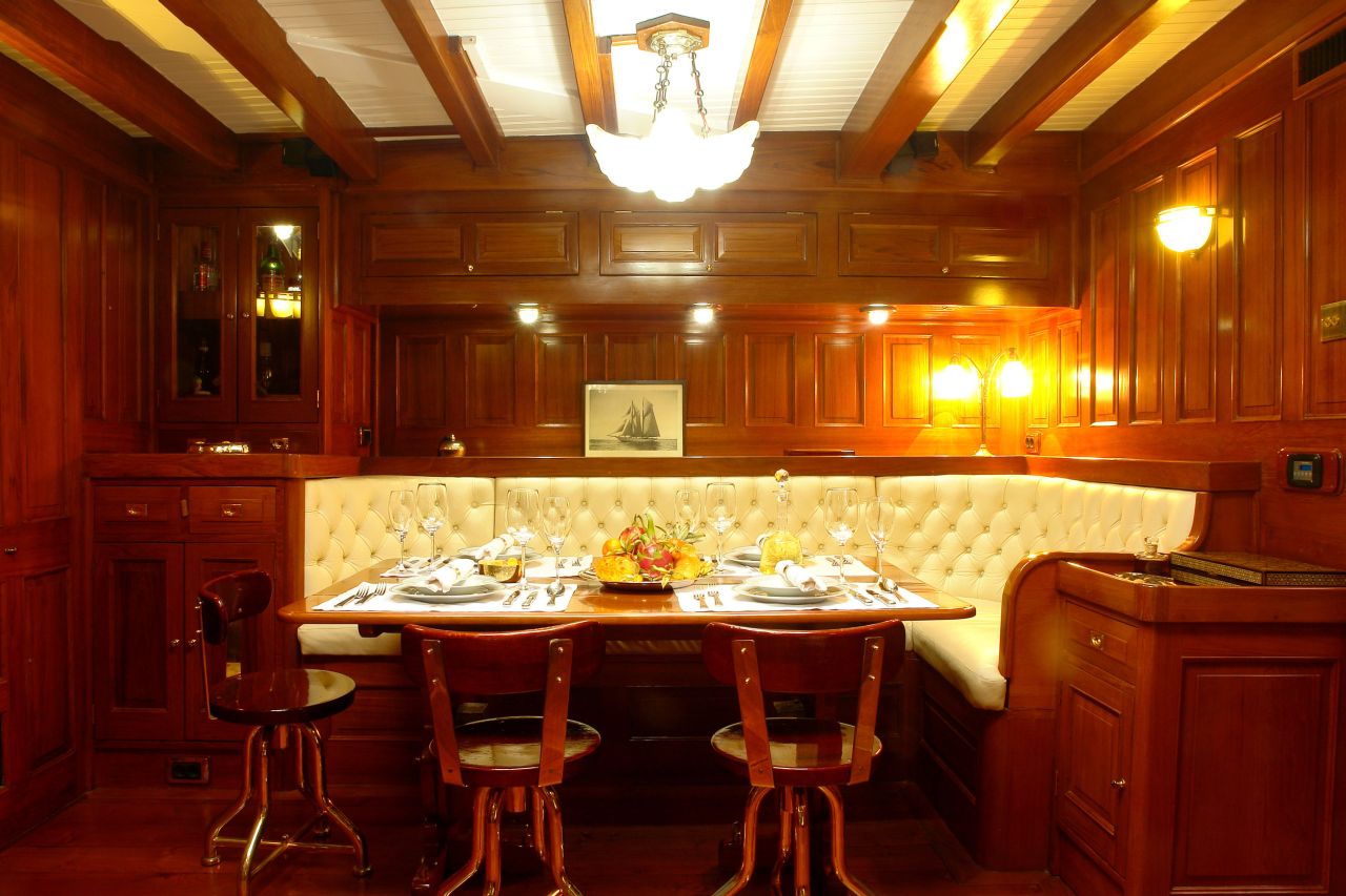 Indoor dining area 00001.jpg