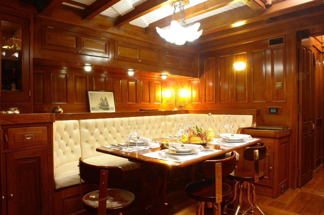 Indoor dining area 00002.jpg