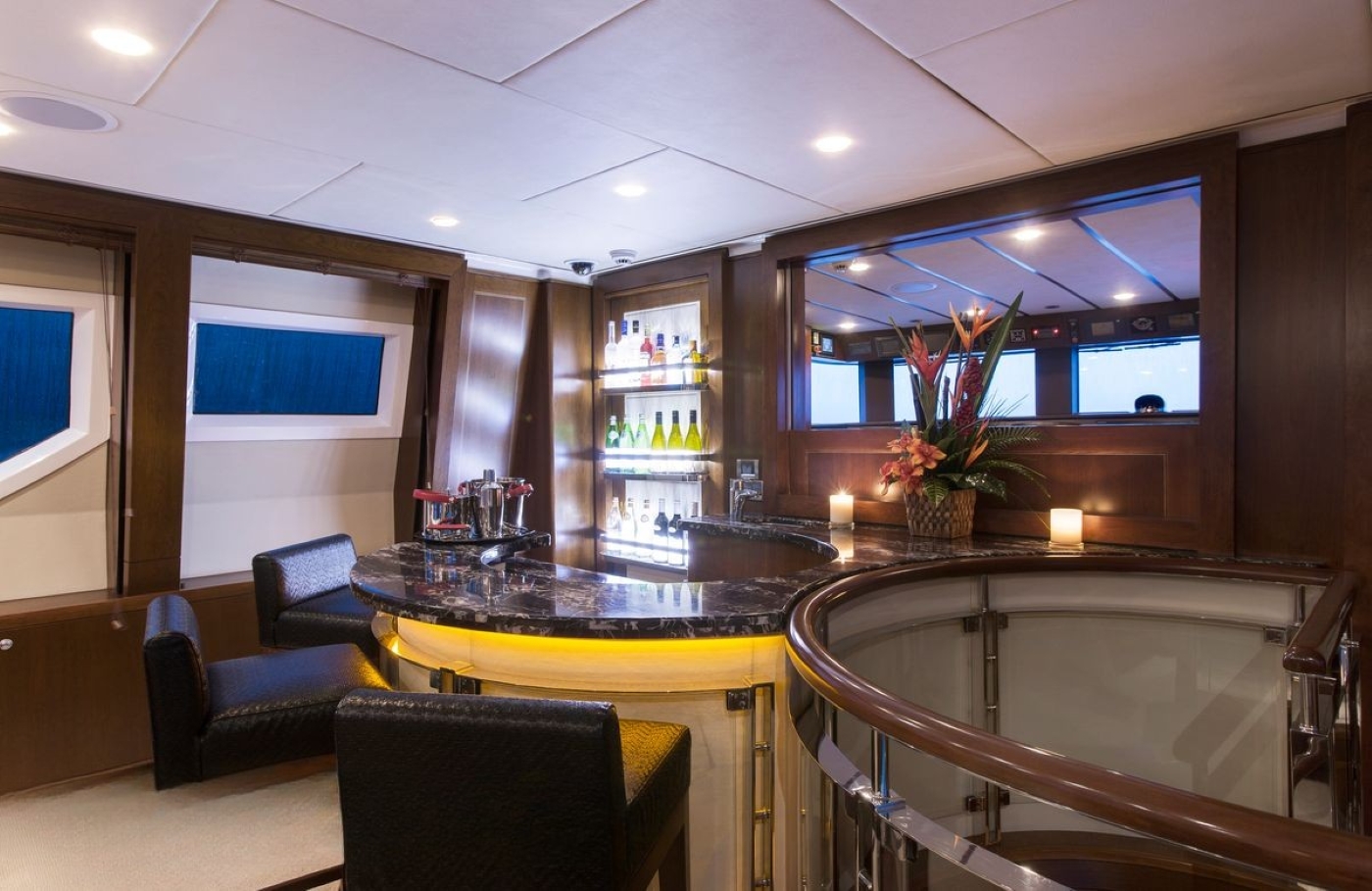 Interior Relaxation Area With Bar 01.jpg