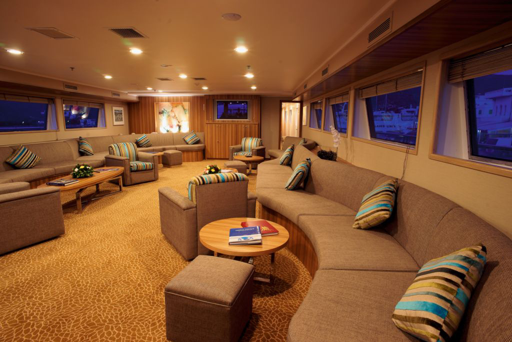 LOUNGE.jpg