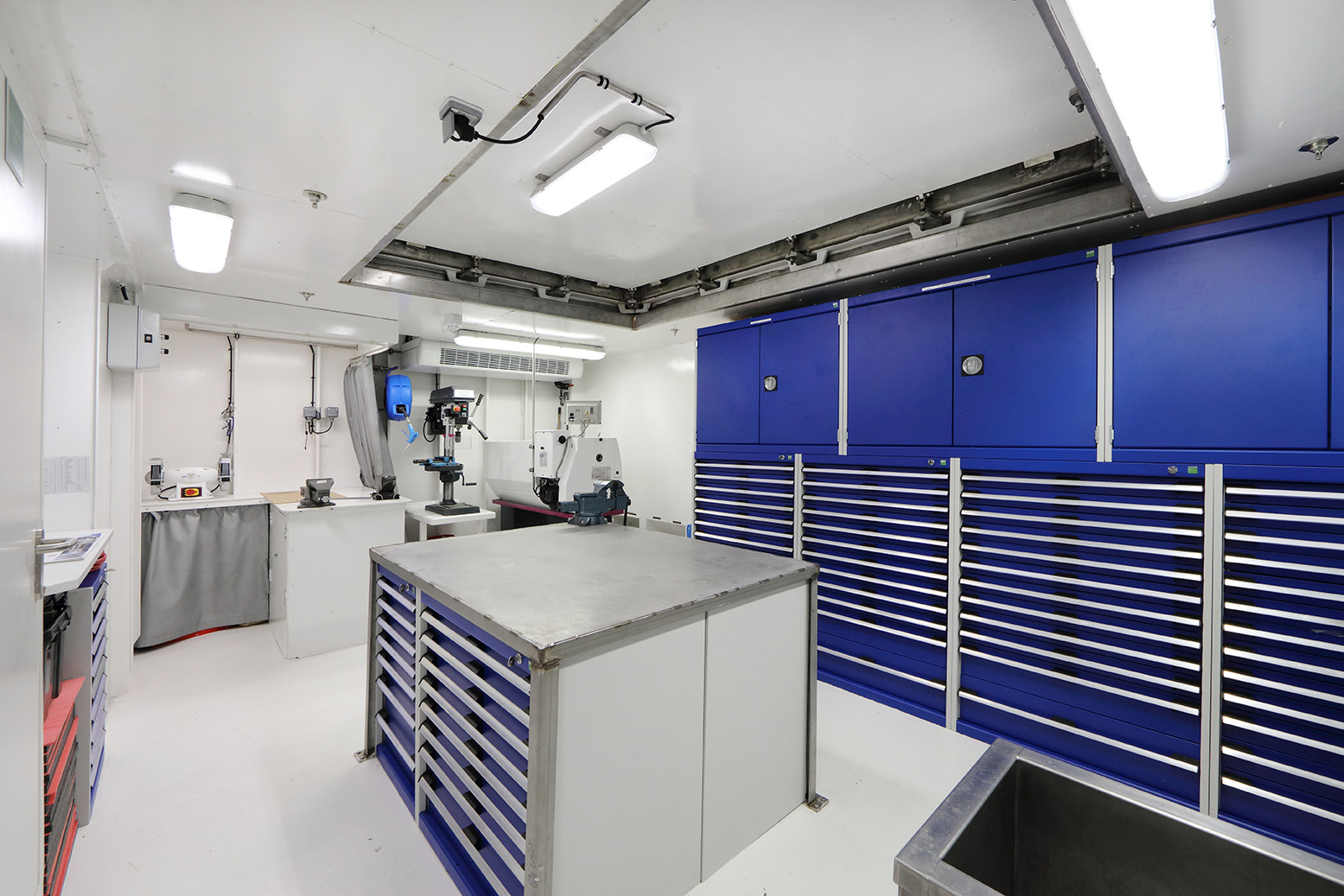 Laboratory - Photo©Ameller.jpg