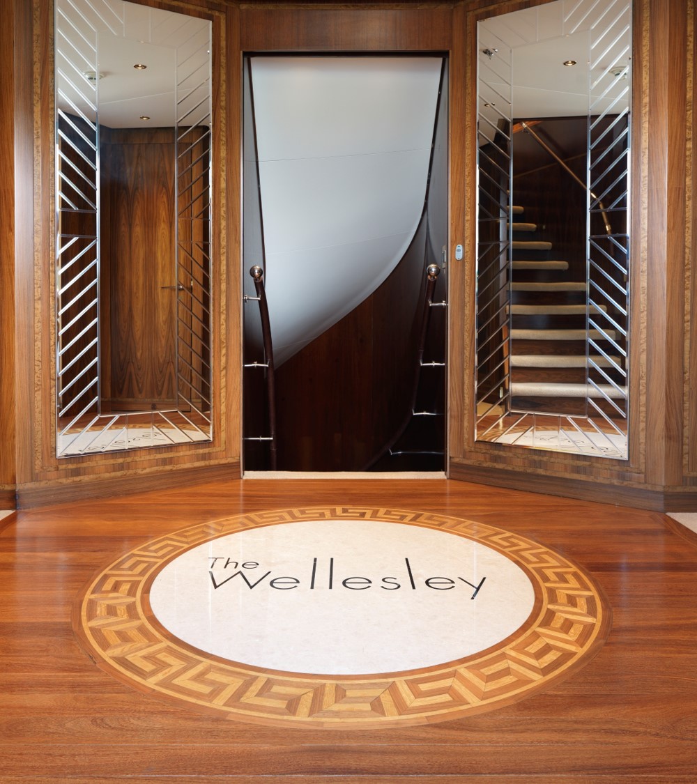 Lobby on the main deck.jpg