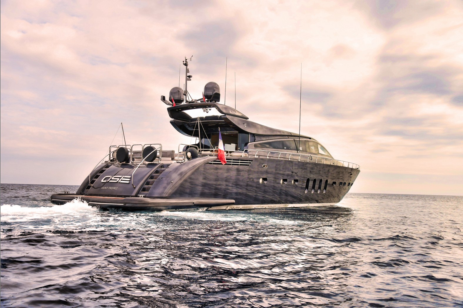 Luxury yacht OSE.jpg