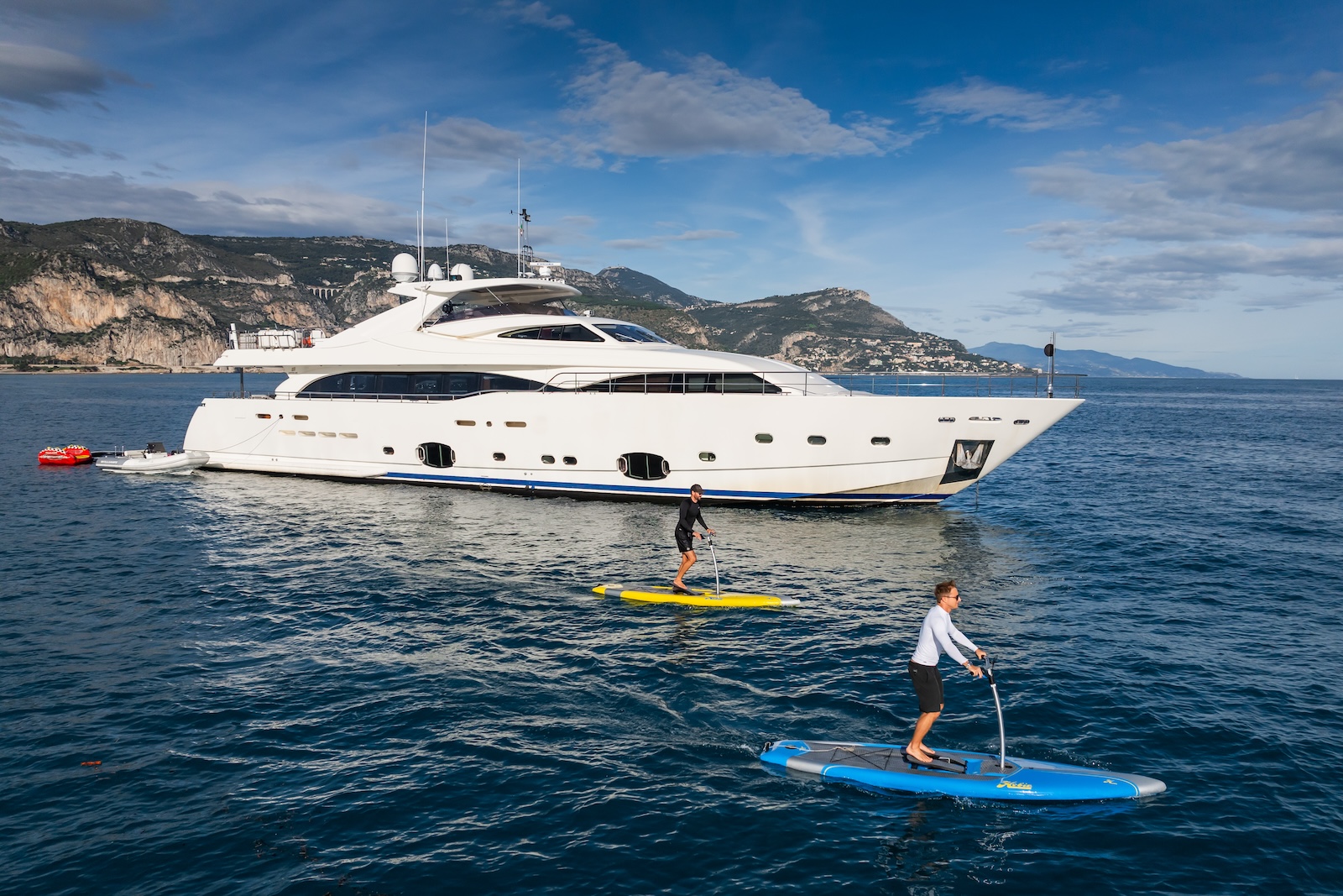 Luxury yacht ROBUSTO.jpg