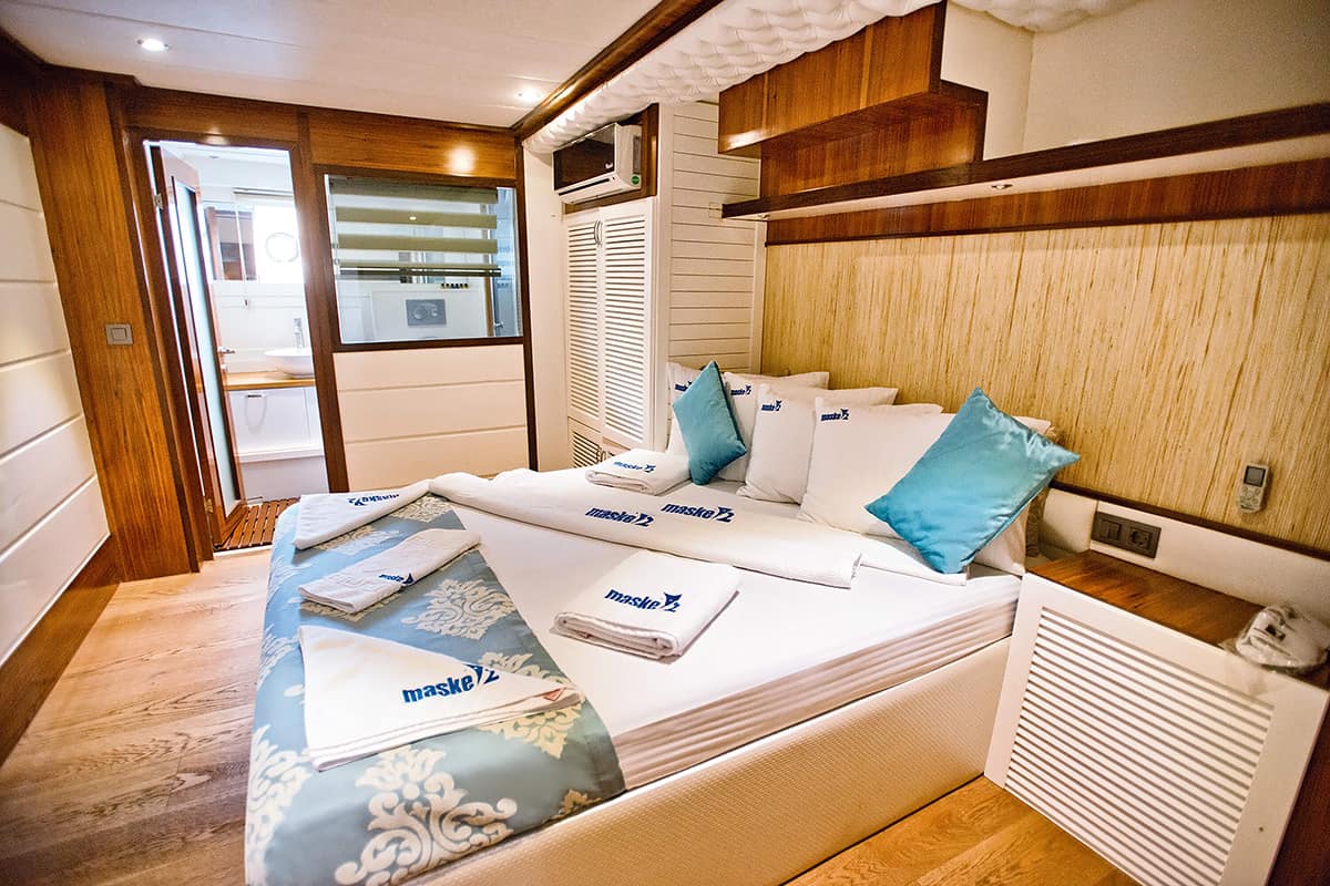 MANOLYA cabin.jpg