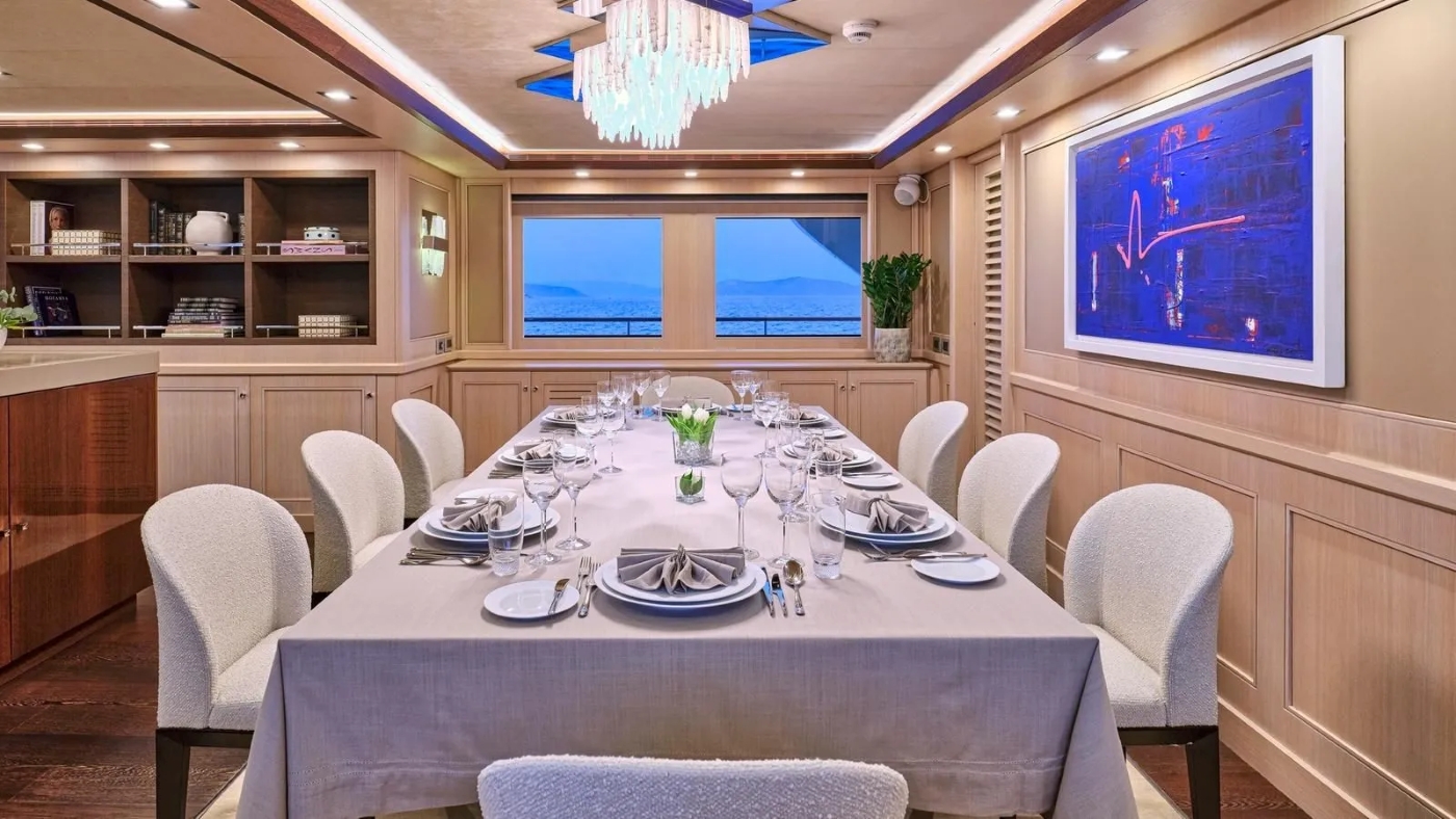 Main Dining 02 .jpg