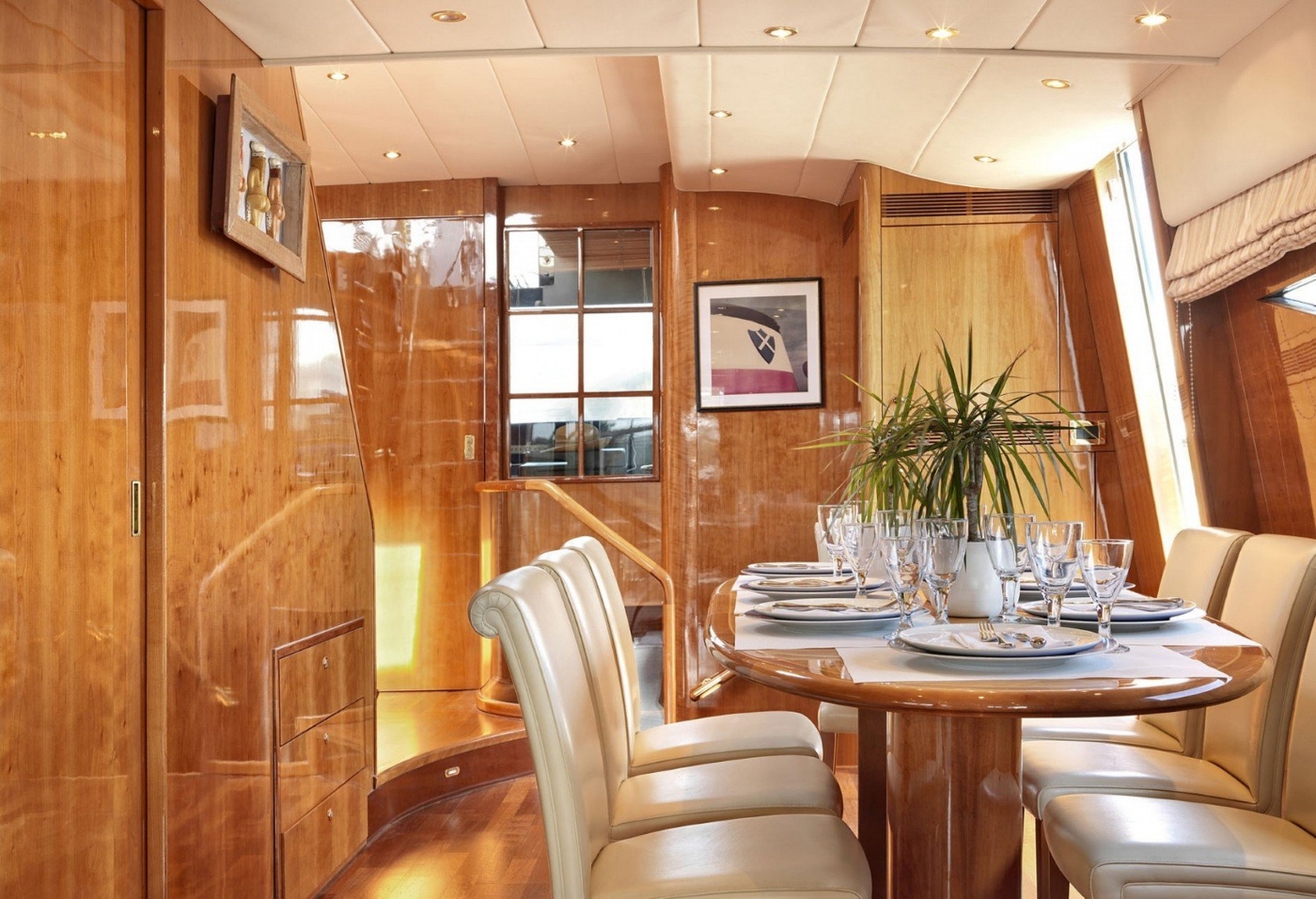 Main Dining 02.jpg