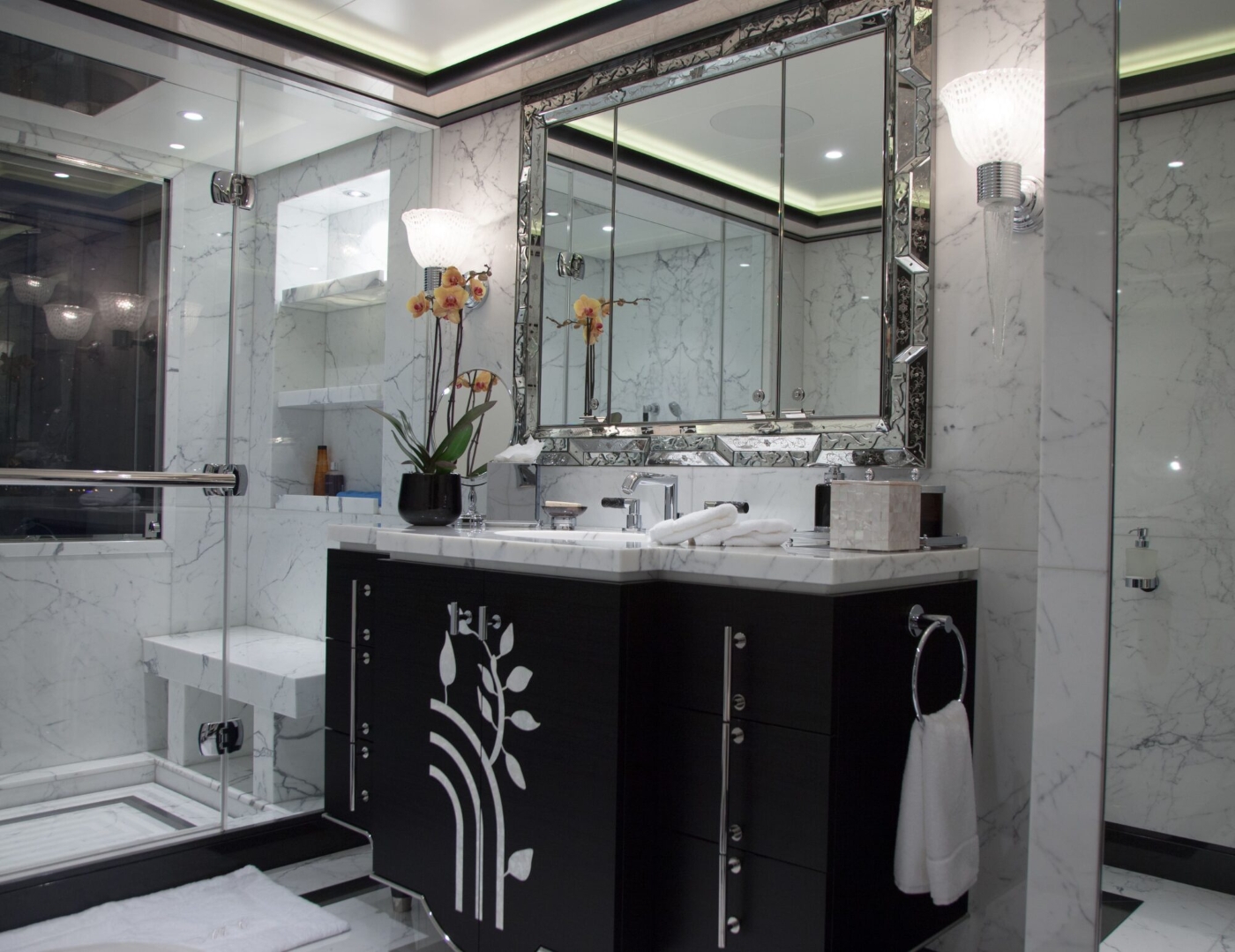 Master Bathroom 01.jpg