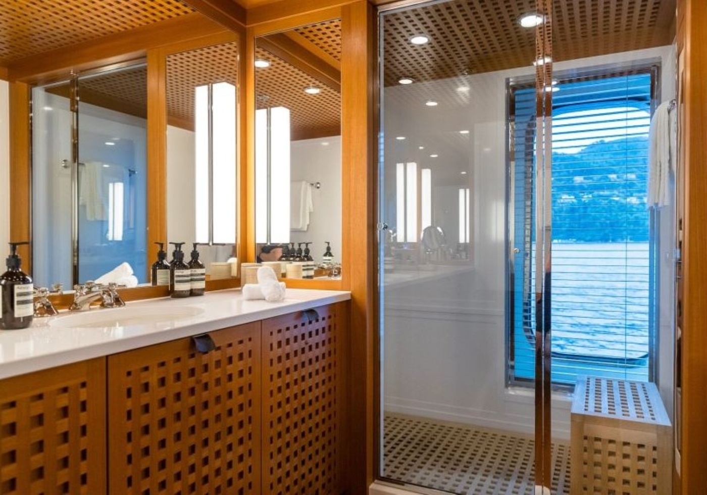 Master Bathroom 03.jpg